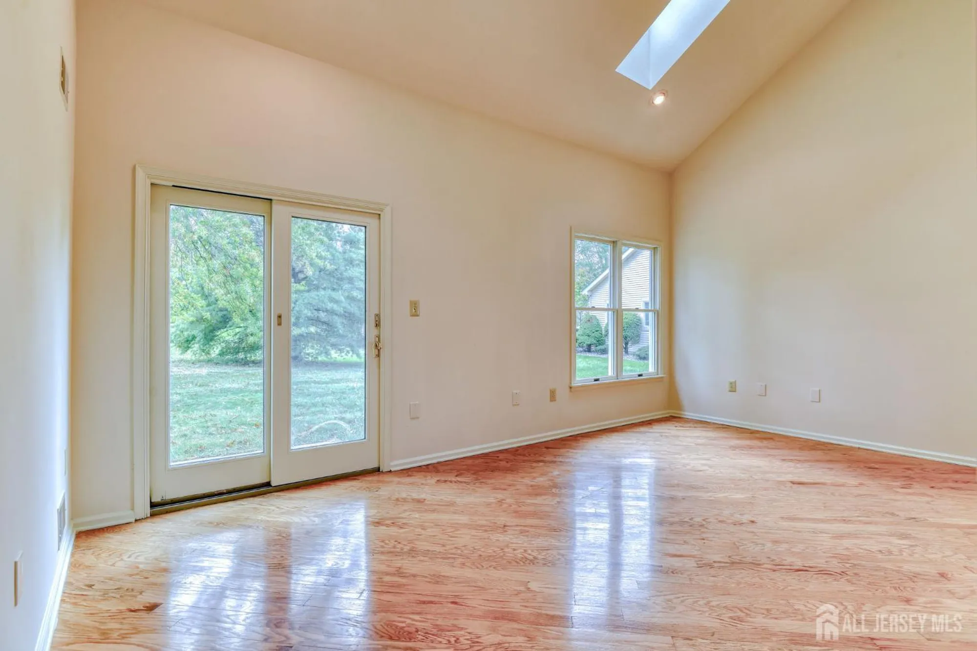 Property Slideshow image 15 of 39 | 71 leeds ln, Monroe, NJ, 08831