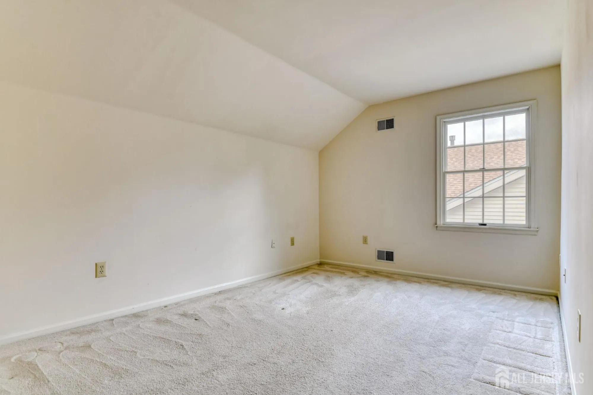 Property Slideshow image 26 of 39 | 71 leeds ln, Monroe, NJ, 08831