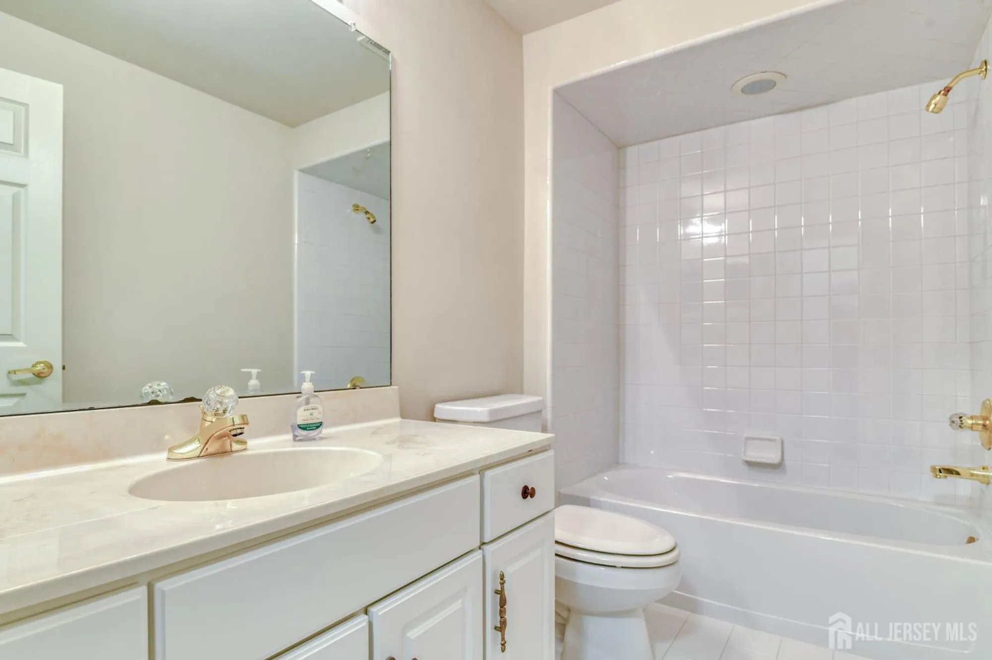 Property Slideshow image 21 of 39 | 71 leeds ln, Monroe, NJ, 08831