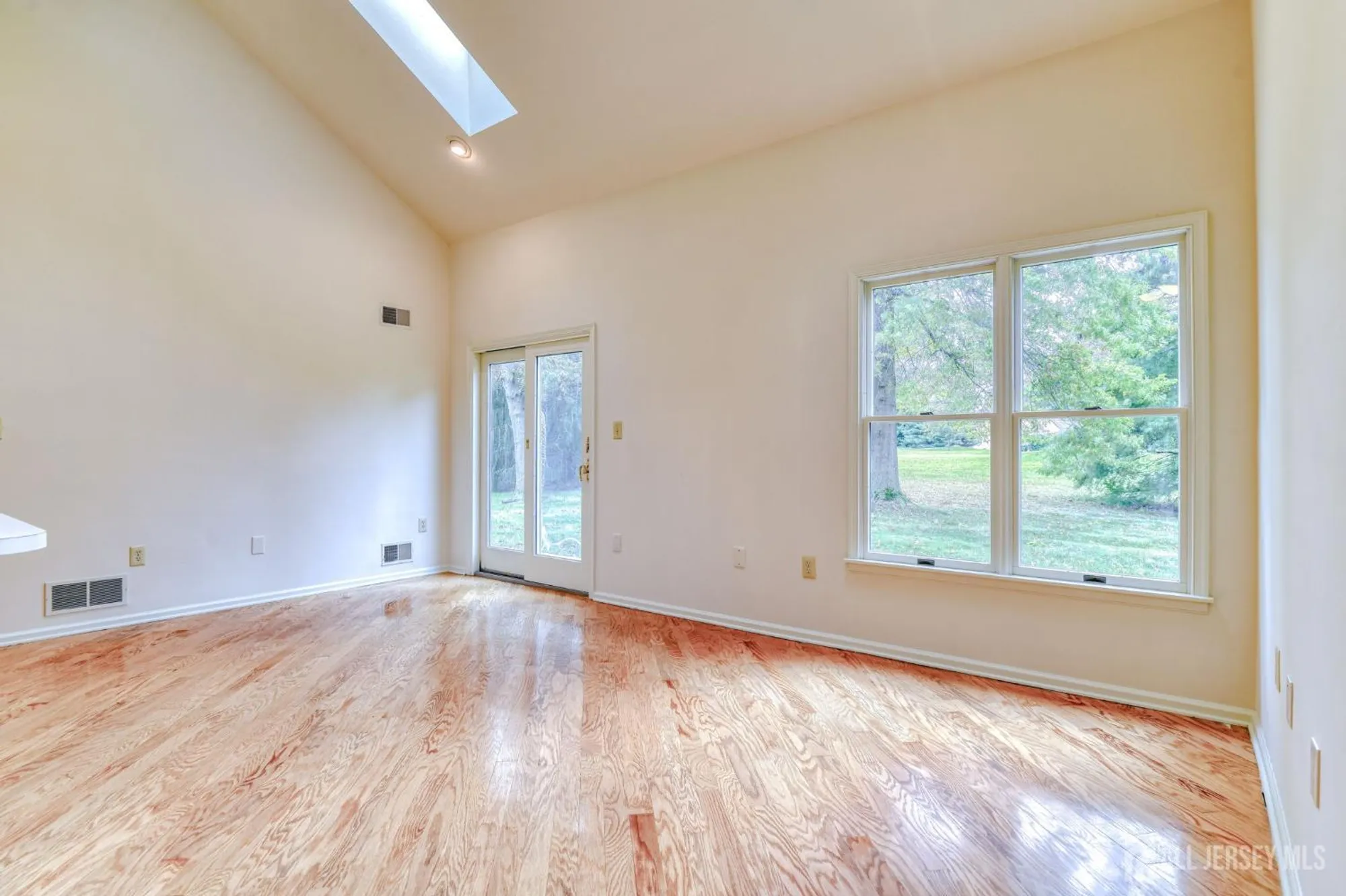 Property Slideshow image 14 of 39 | 71 leeds ln, Monroe, NJ, 08831