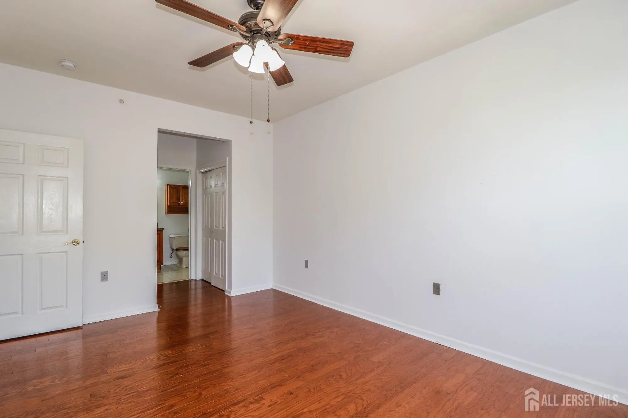 Property Slideshow image 18 of 31 | 439 sophee ln, Lakewood, NJ, 08701