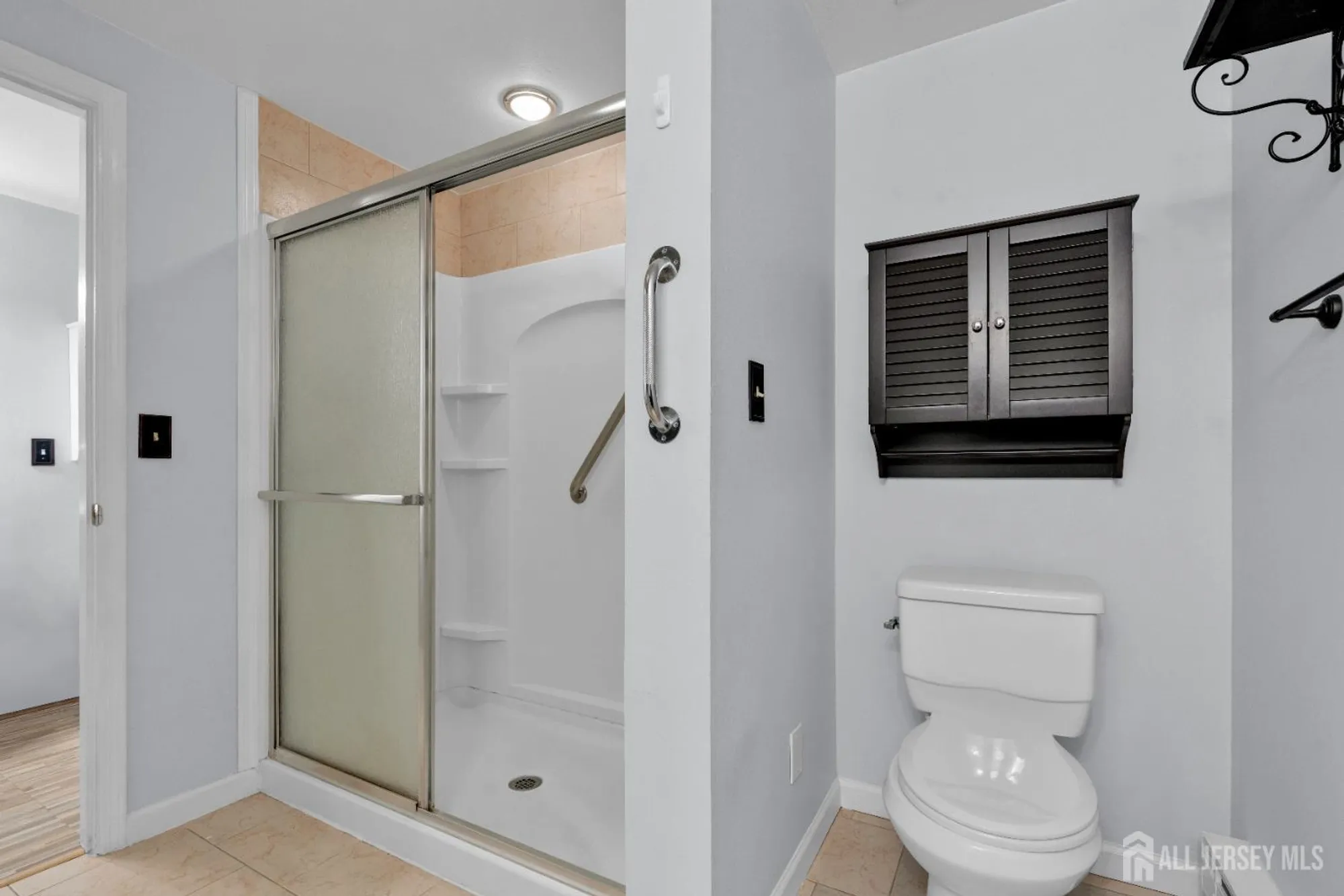 Property Slideshow image 13 of 18 | 176c rossmoor dr, Monroe, NJ, 08831