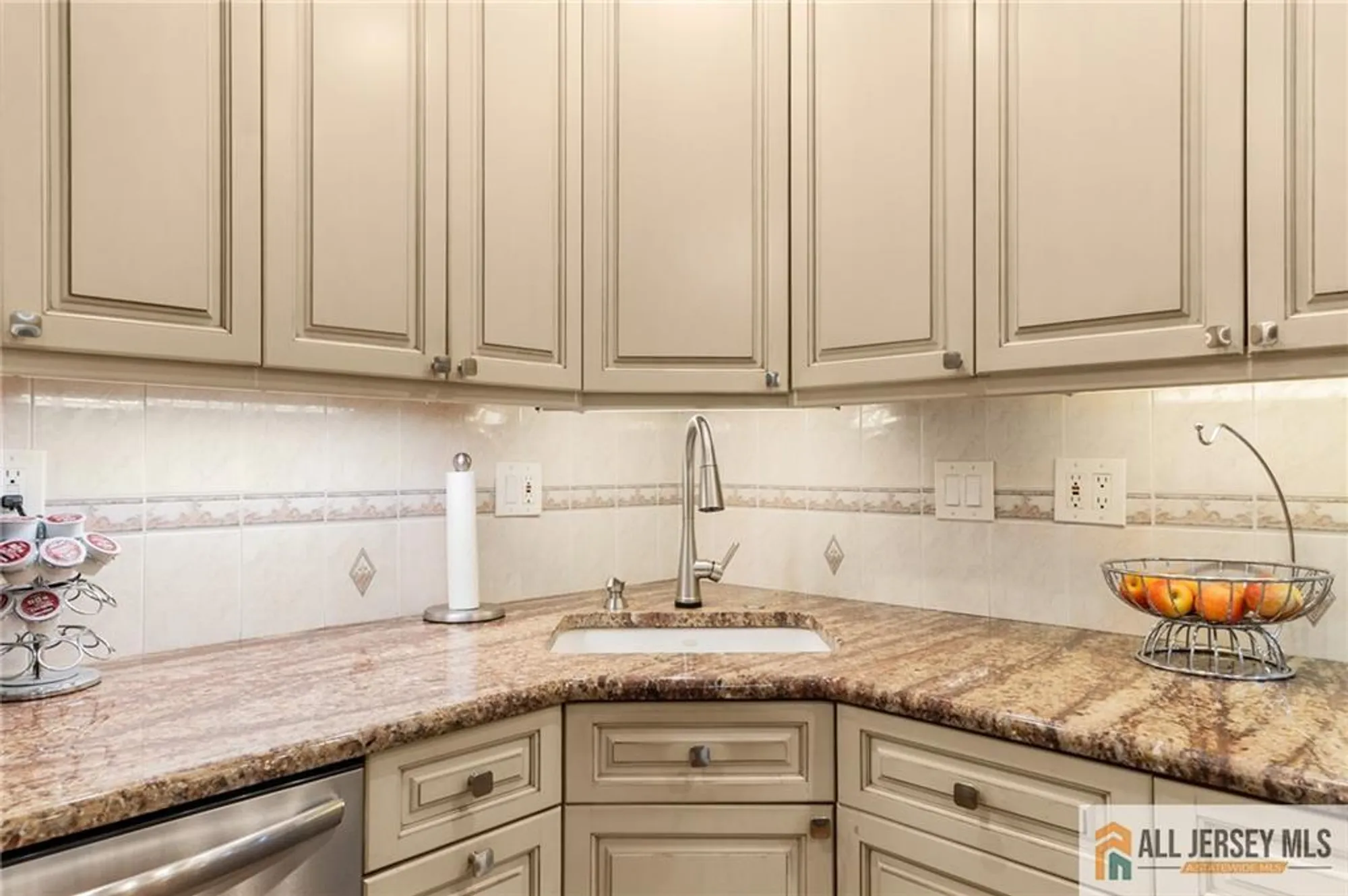 Property Slideshow image 6 of 27 | 375 duranta plz 375c, Monroe, NJ, 08831