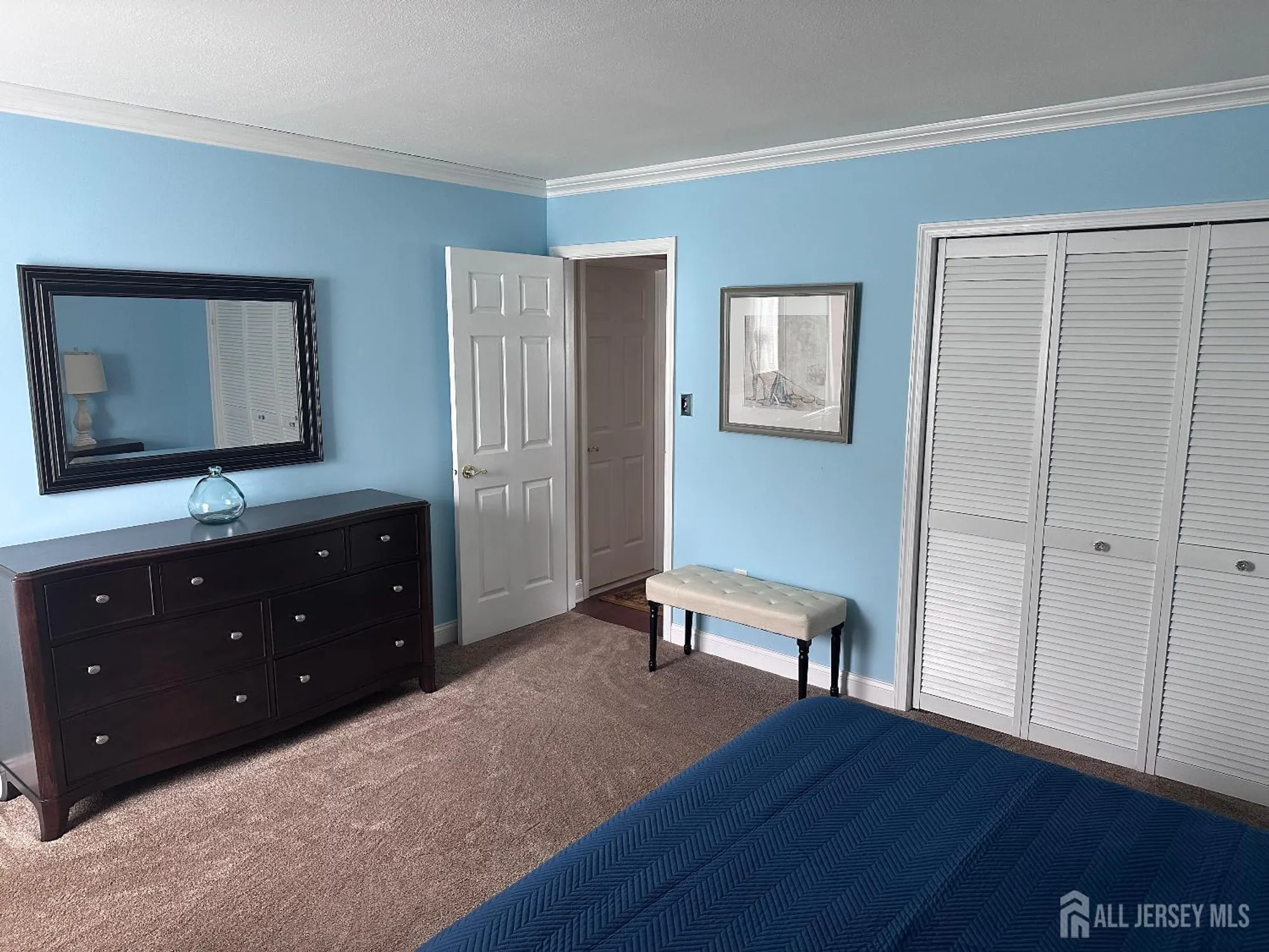 Property Slideshow image 22 of 38 | 17 ivy ridge close, Freehold, NJ, 07728