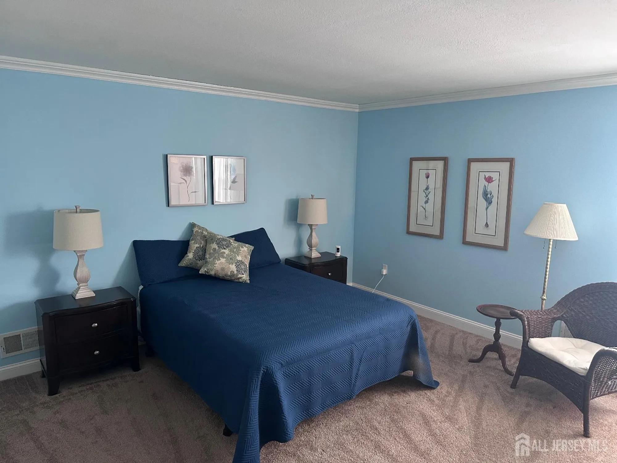 Property Slideshow image 21 of 38 | 17 ivy ridge close, Freehold, NJ, 07728