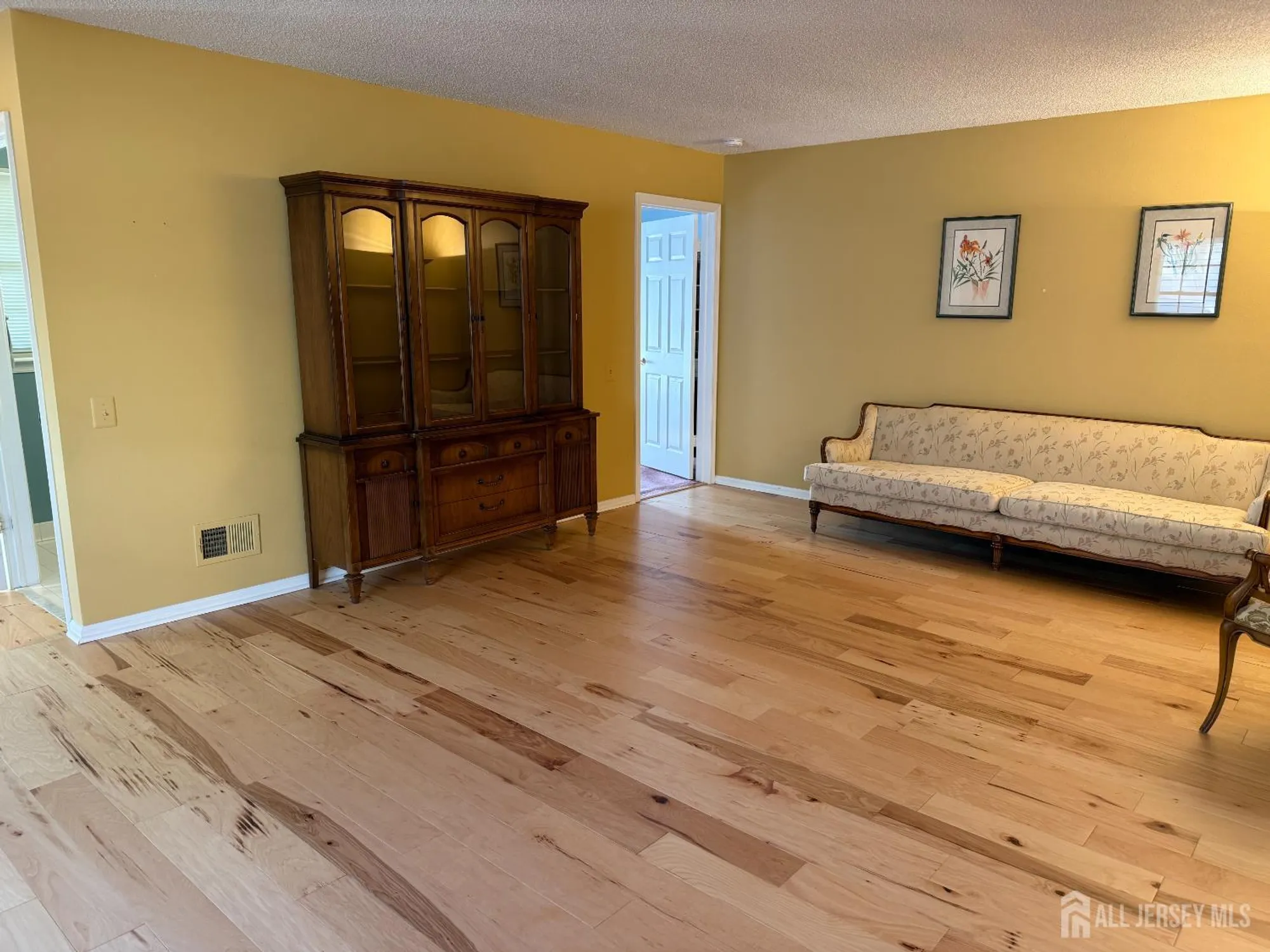 Property Slideshow image 6 of 60 | 163 goldfinch dr, Monroe, NJ, 08831