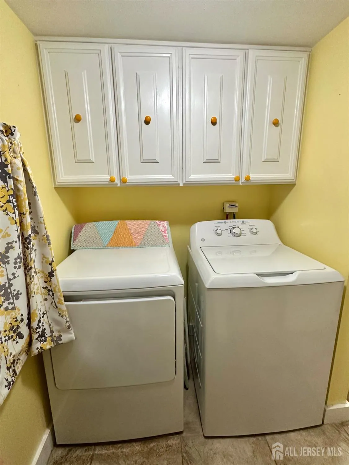 Property Slideshow image 14 of 20 | 72n amherst ln, Monroe, NJ, 08831