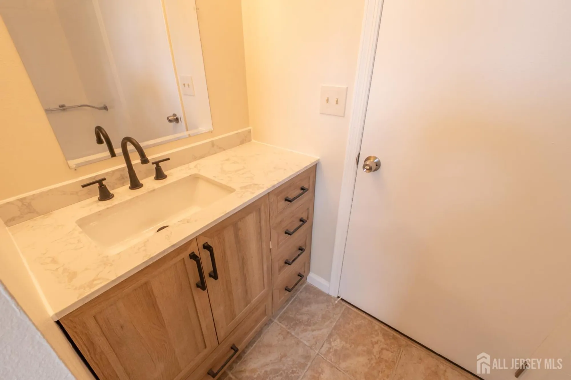 Property Slideshow image 23 of 28 | 456 roxbury ln o, Monroe, NJ, 08831