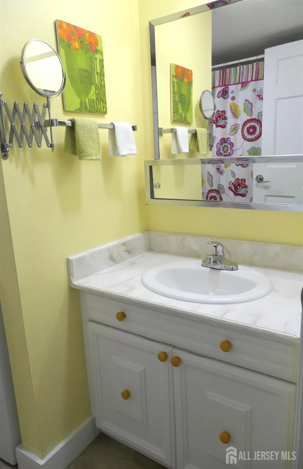 Property Slideshow image 15 of 20 | 72n amherst ln, Monroe, NJ, 08831