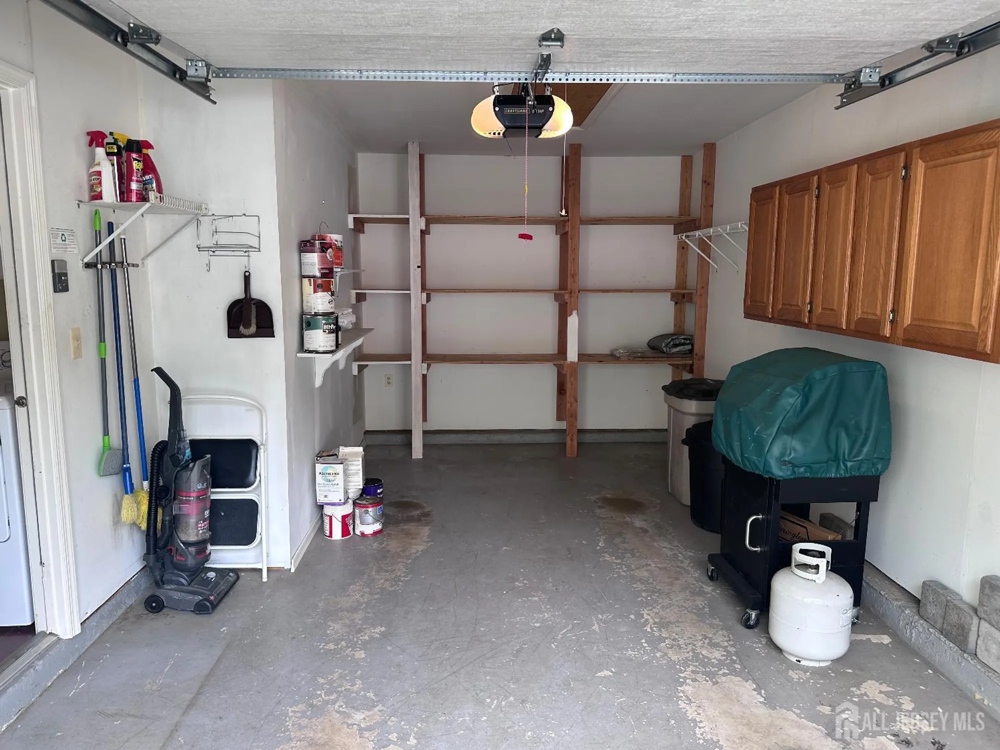 Property Slideshow image 7 of 38 | 17 ivy ridge close, Freehold, NJ, 07728