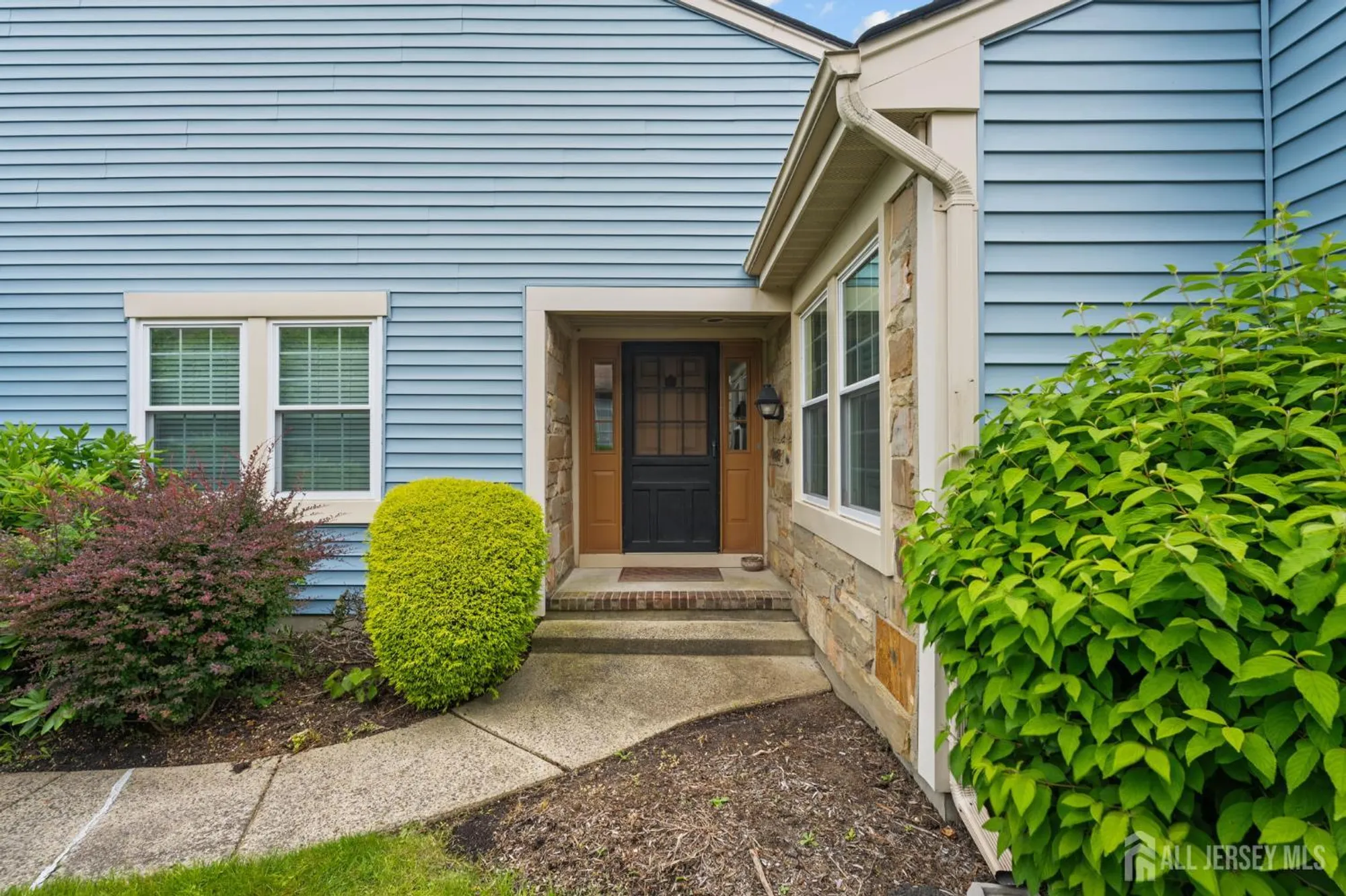 Property Slideshow image 8 of 35 | 4 molly pitcher ct, Monroe, NJ, 08831