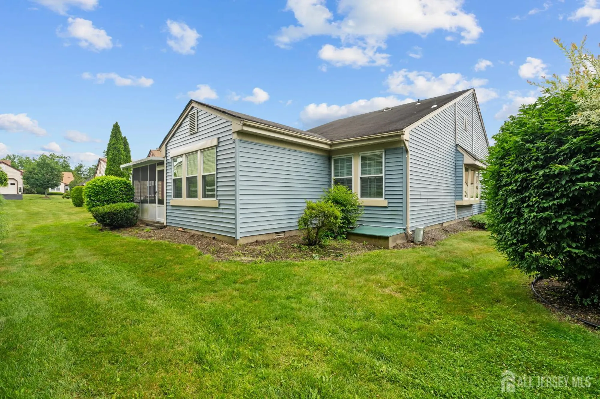 Property Slideshow image 6 of 35 | 4 molly pitcher ct, Monroe, NJ, 08831