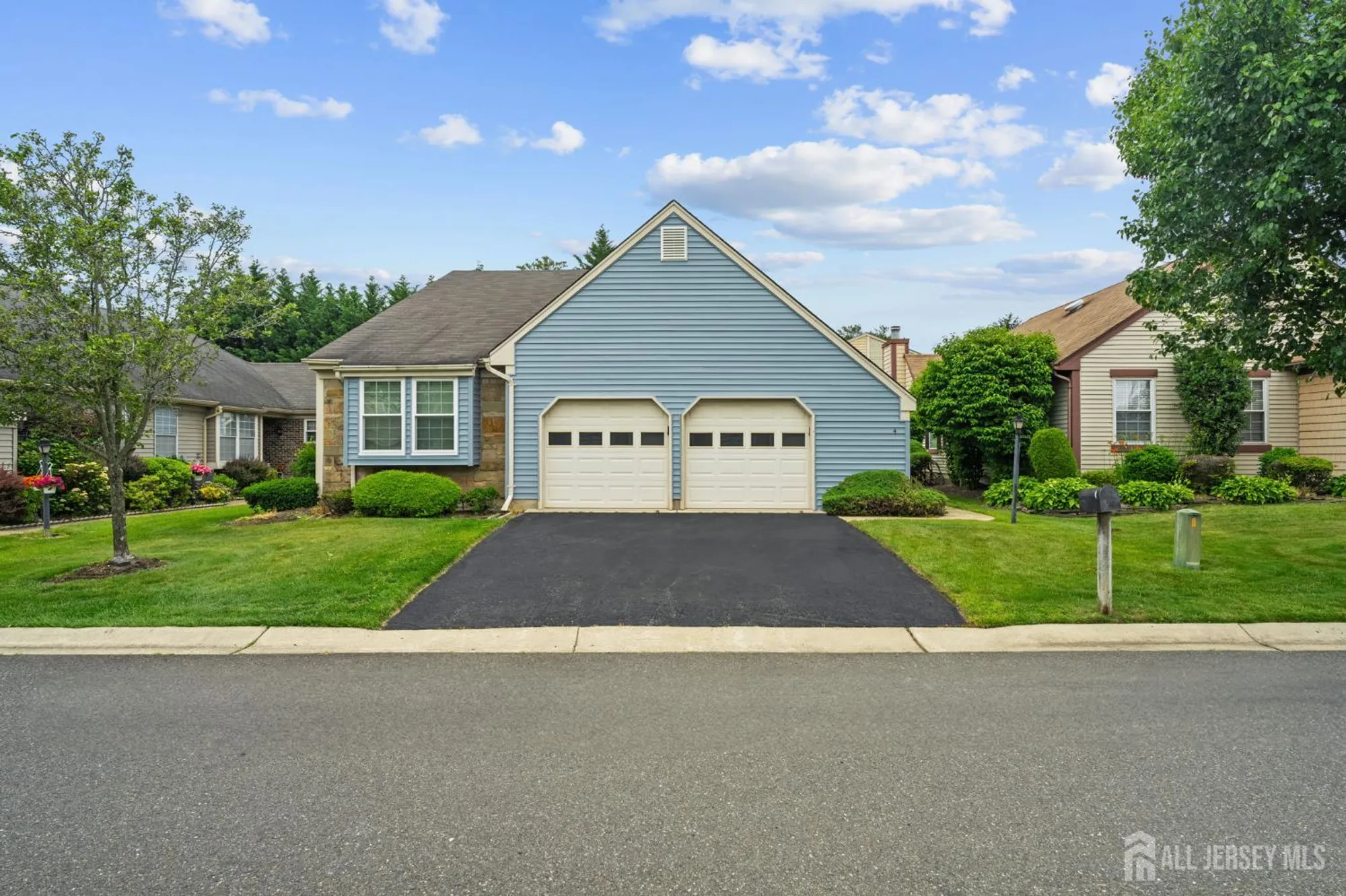 Property Slideshow image 1 of 35 | 4 molly pitcher ct, Monroe, NJ, 08831