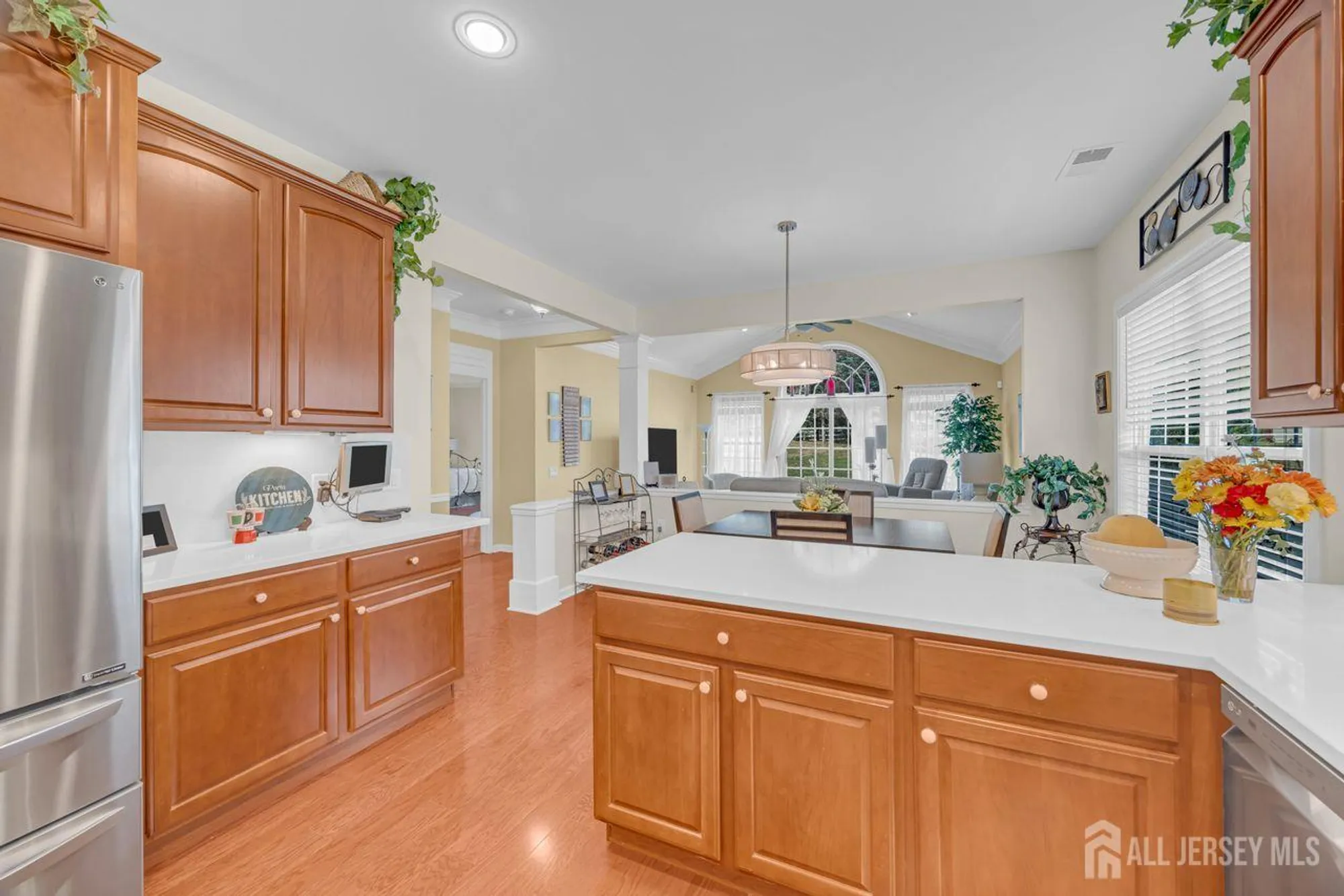Property Slideshow image 18 of 35 | 242 longwood ln, Somerset, NJ, 08873