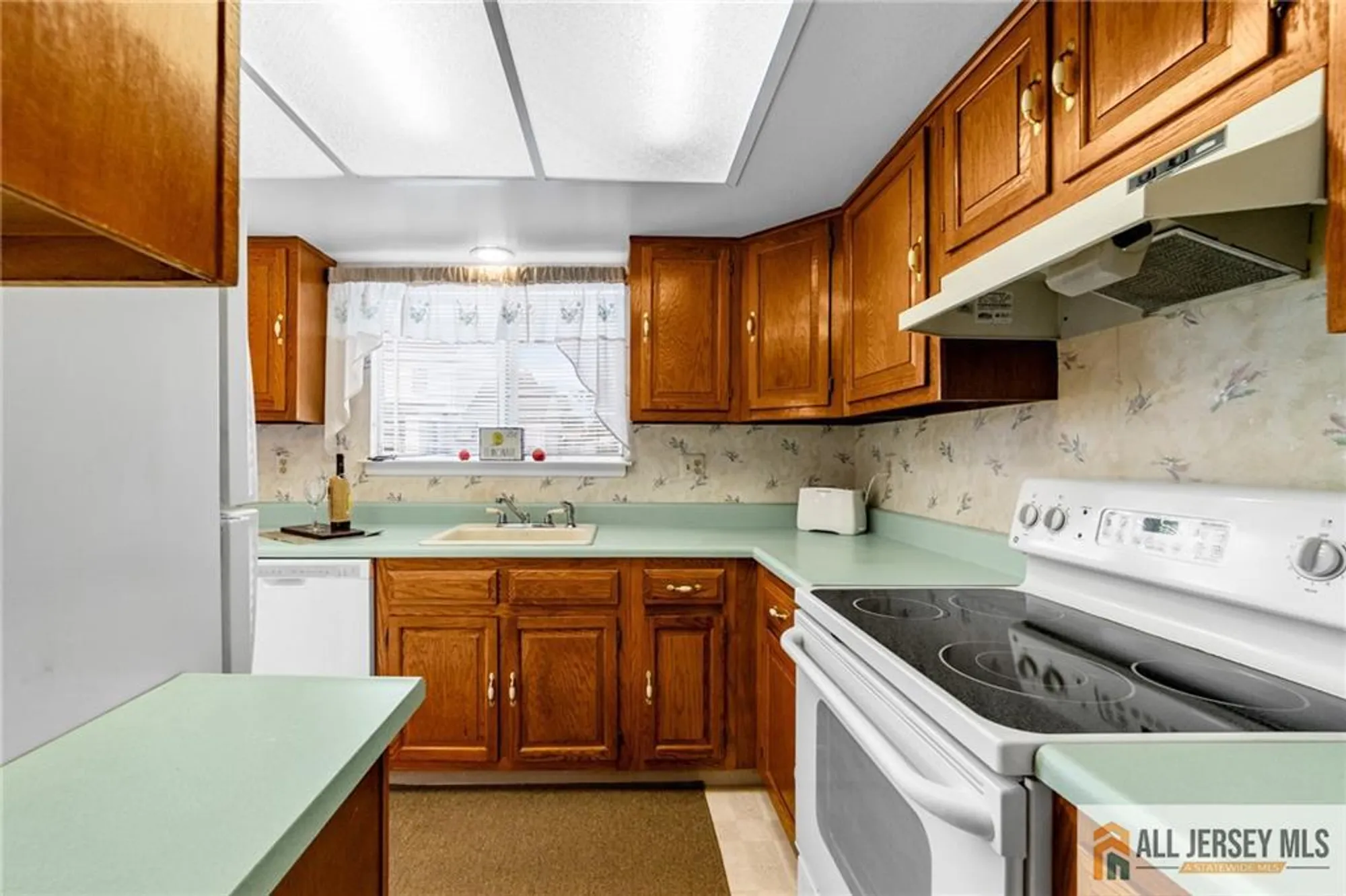Property Slideshow image 14 of 34 | 376 stirling dr 376a, Monroe, NJ, 08831