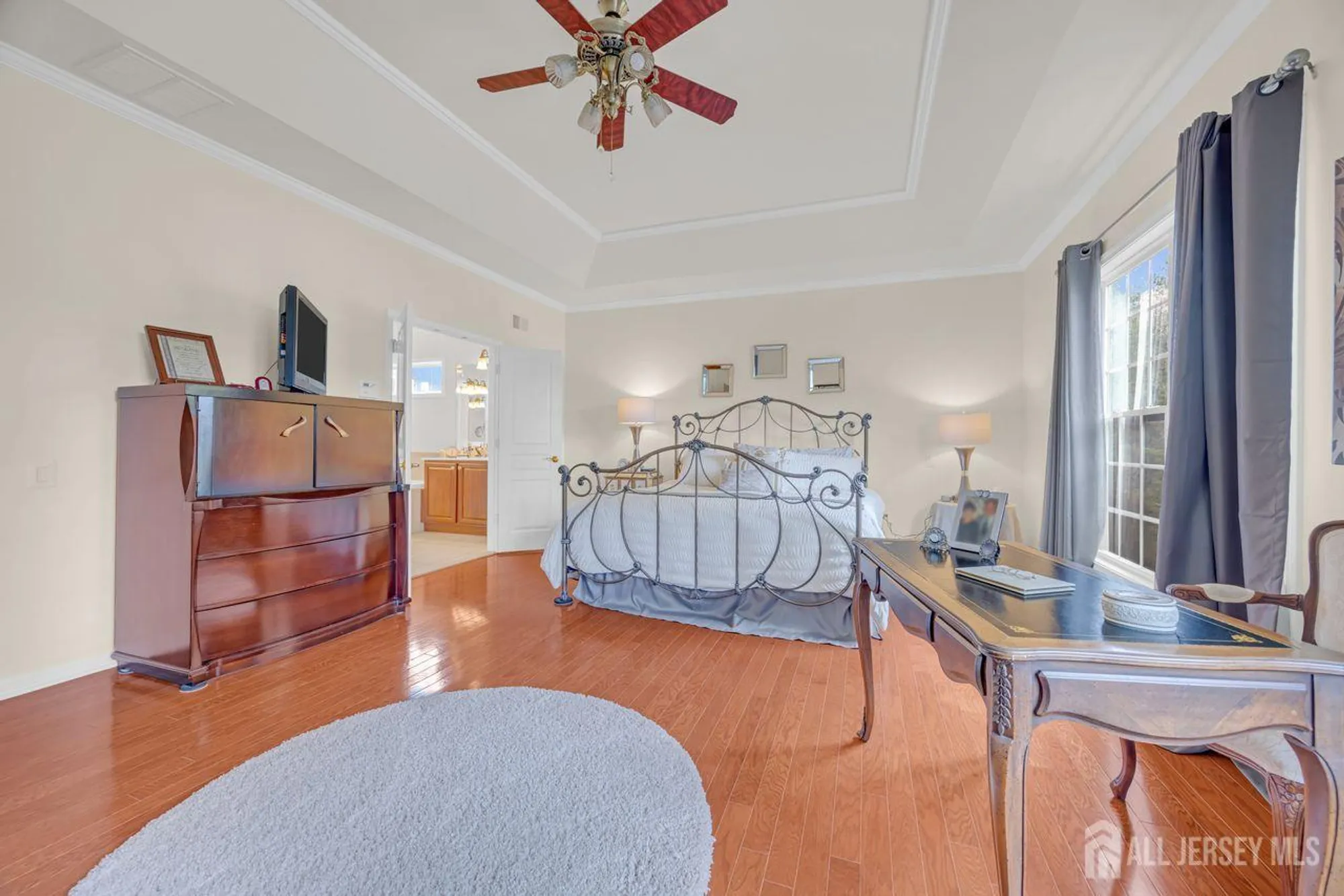 Property Slideshow image 25 of 35 | 242 longwood ln, Somerset, NJ, 08873