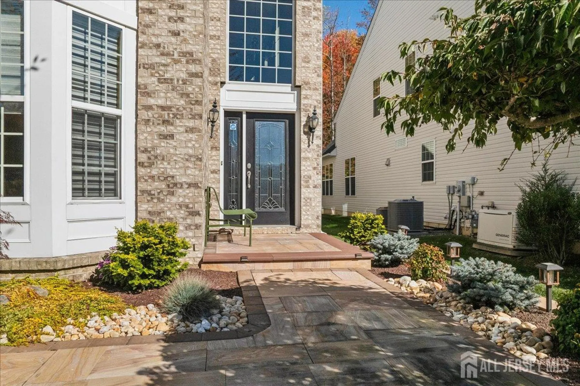 Property Slideshow image 4 of 13 | 20 bellingham dr, Kendall Park, NJ, 08824