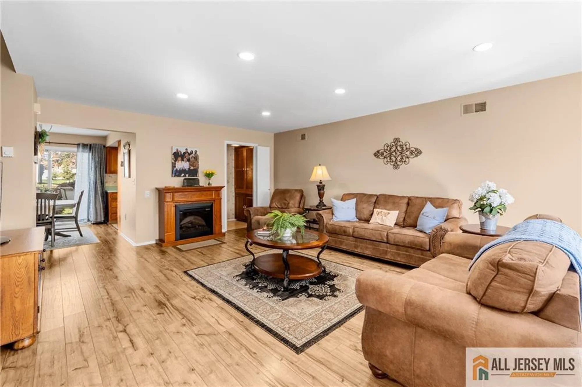 Property Slideshow image 7 of 34 | 376 stirling dr 376a, Monroe, NJ, 08831