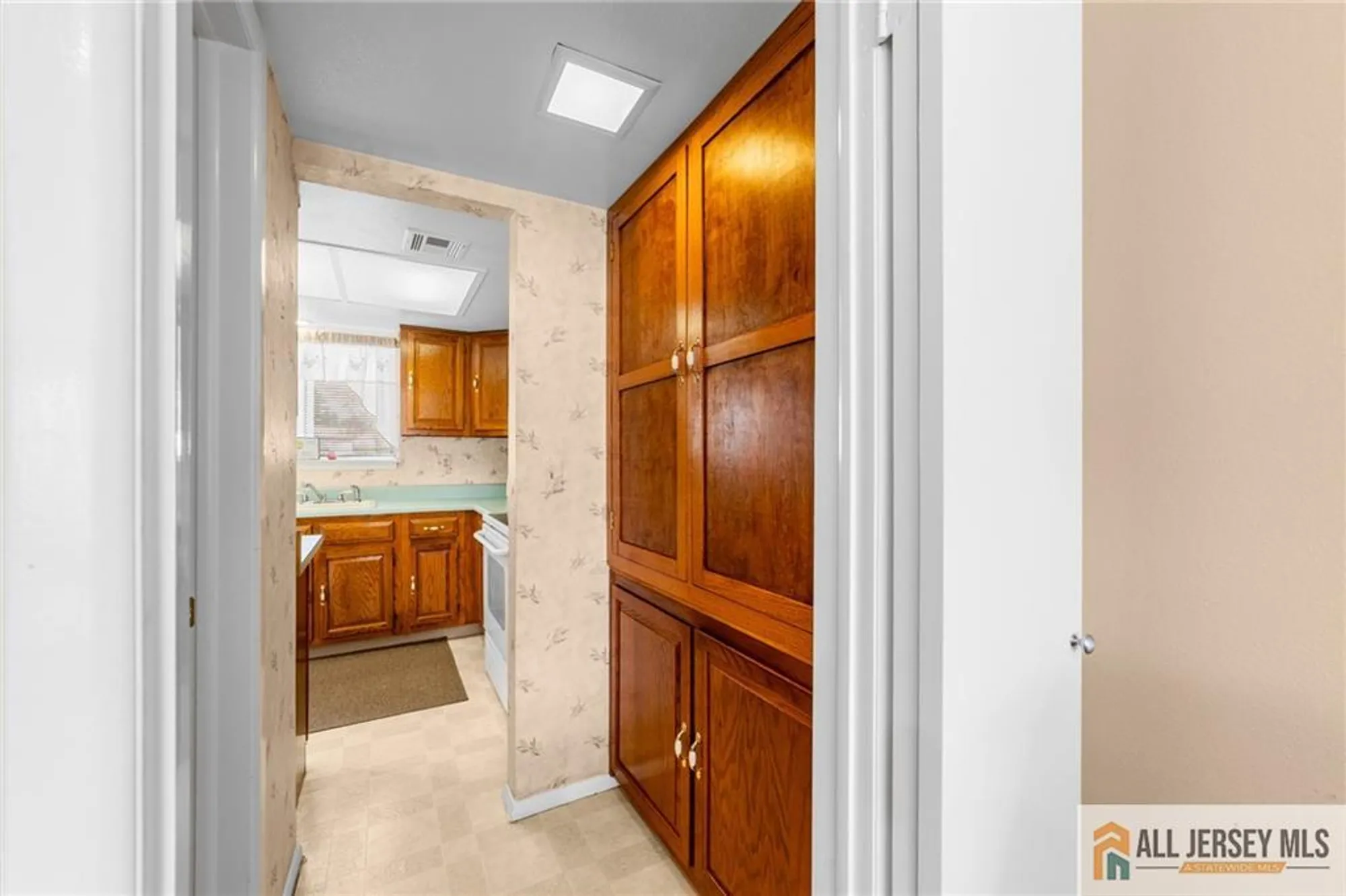 Property Slideshow image 15 of 34 | 376 stirling dr 376a, Monroe, NJ, 08831