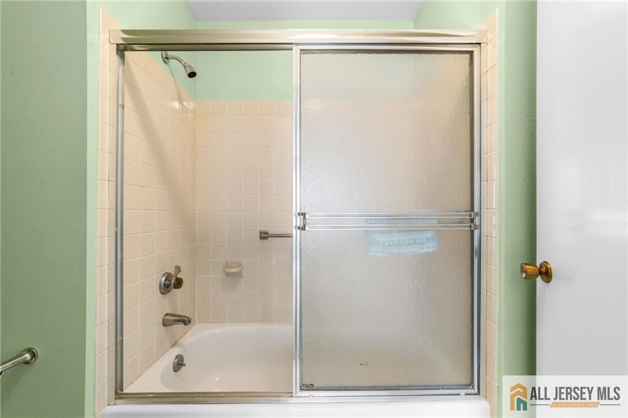 Property Slideshow image 22 of 34 | 376 stirling dr 376a, Monroe, NJ, 08831