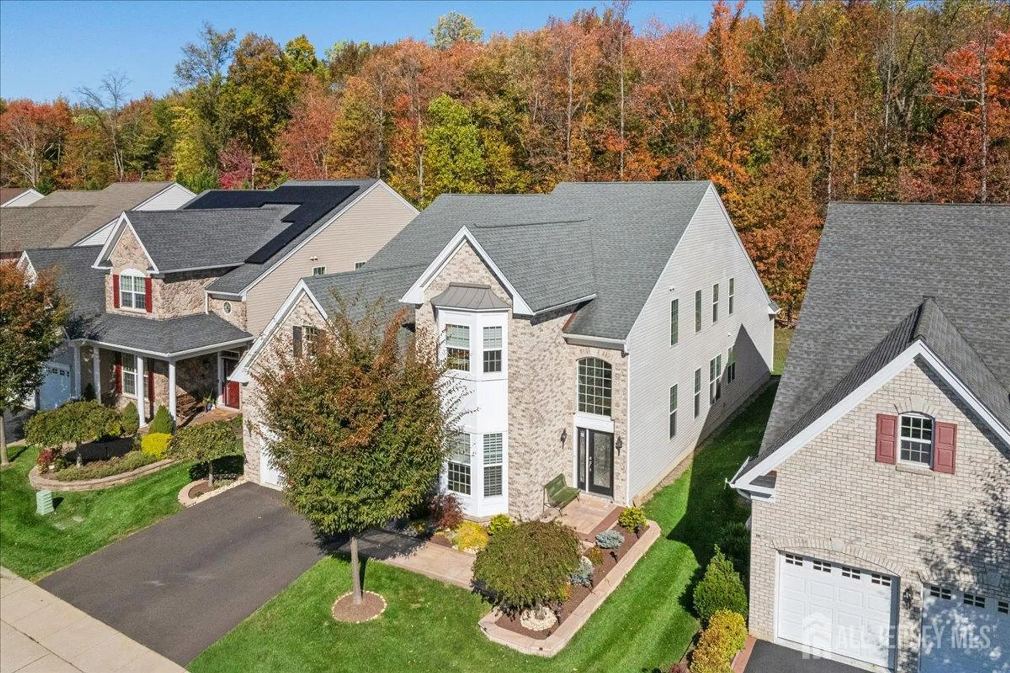 Property Slideshow image 5 of 13 | 20 bellingham dr, Kendall Park, NJ, 08824