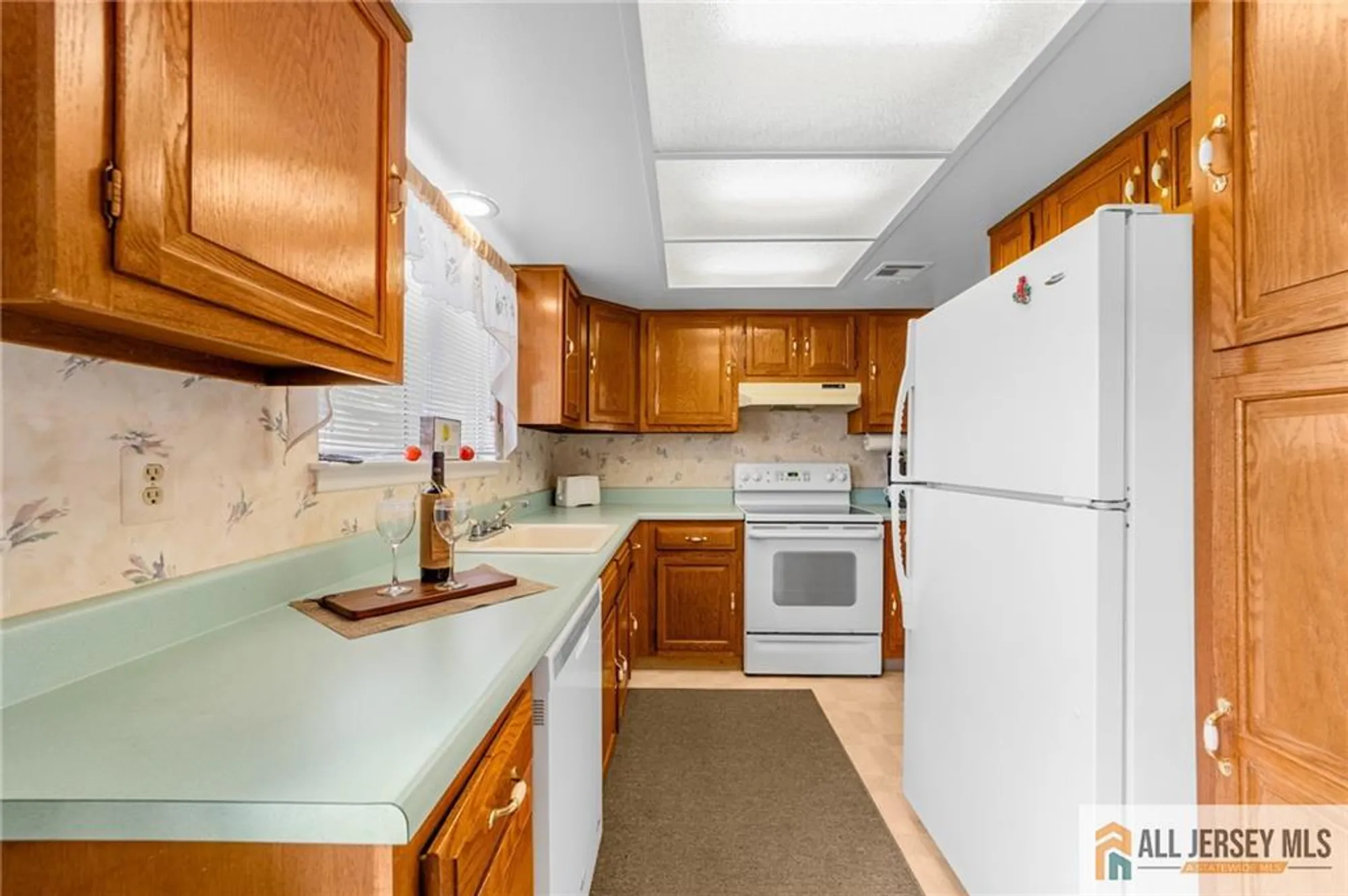 Property Slideshow image 16 of 34 | 376 stirling dr 376a, Monroe, NJ, 08831
