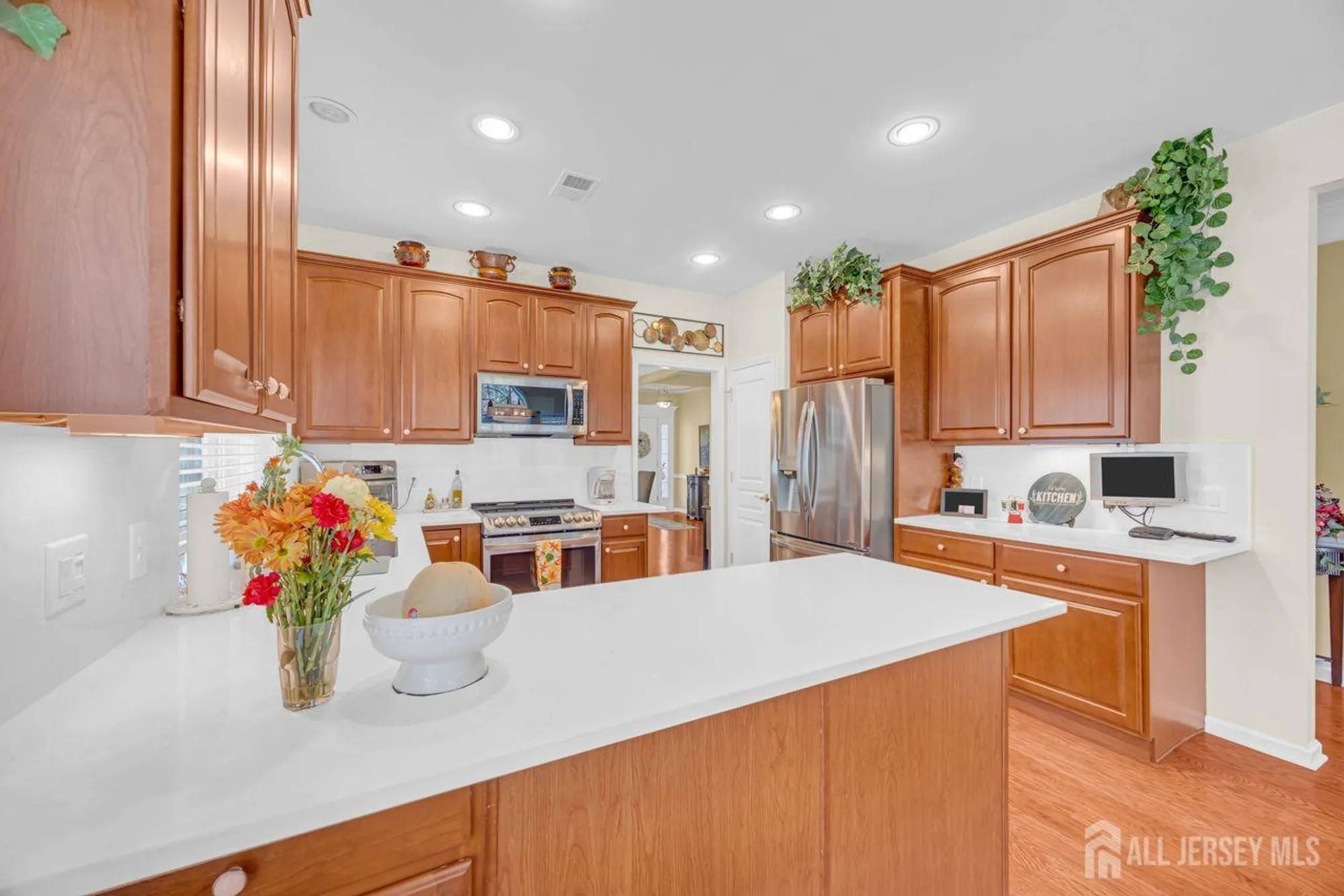 Property Slideshow image 16 of 35 | 242 longwood ln, Somerset, NJ, 08873