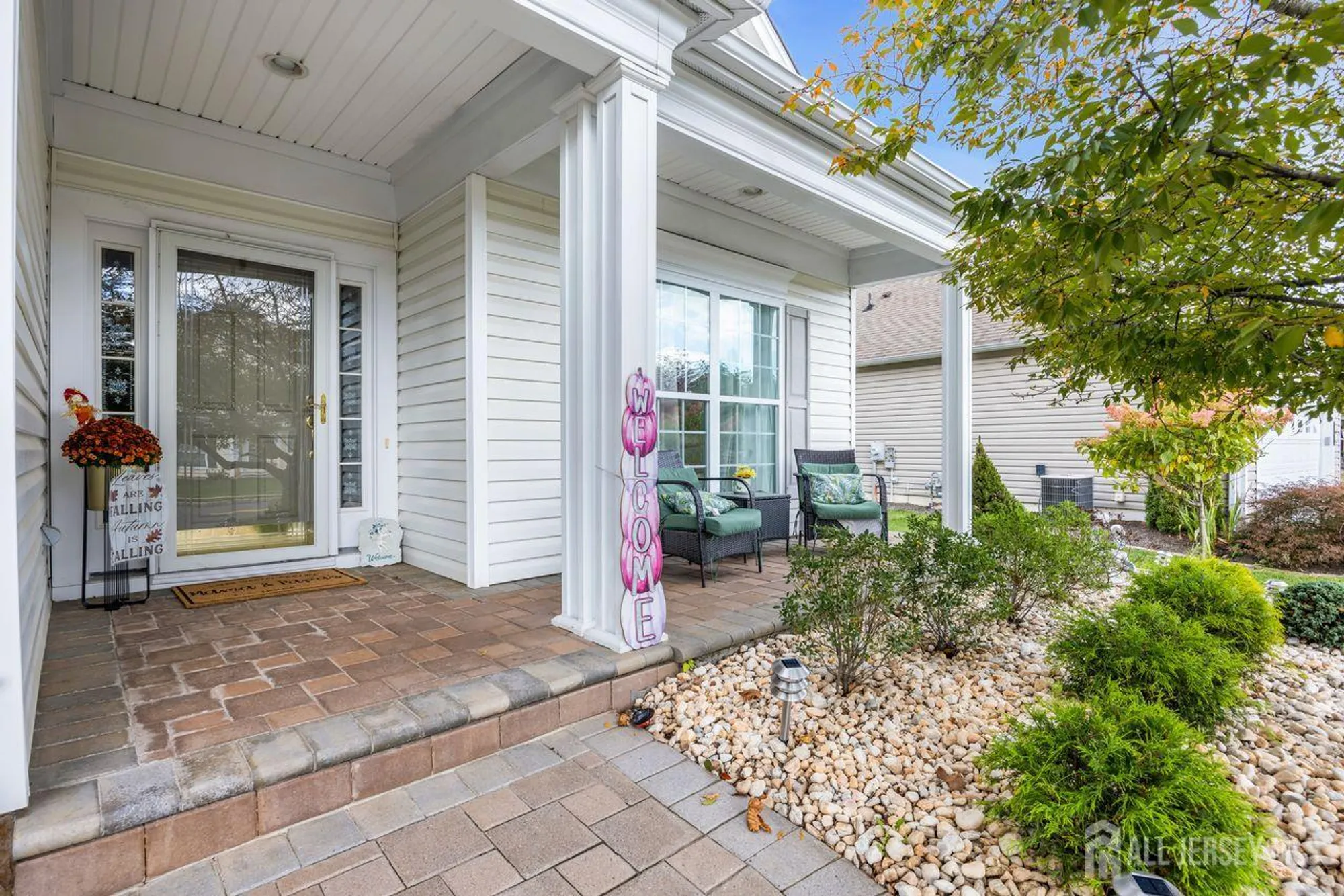 Property Slideshow image 5 of 35 | 242 longwood ln, Somerset, NJ, 08873