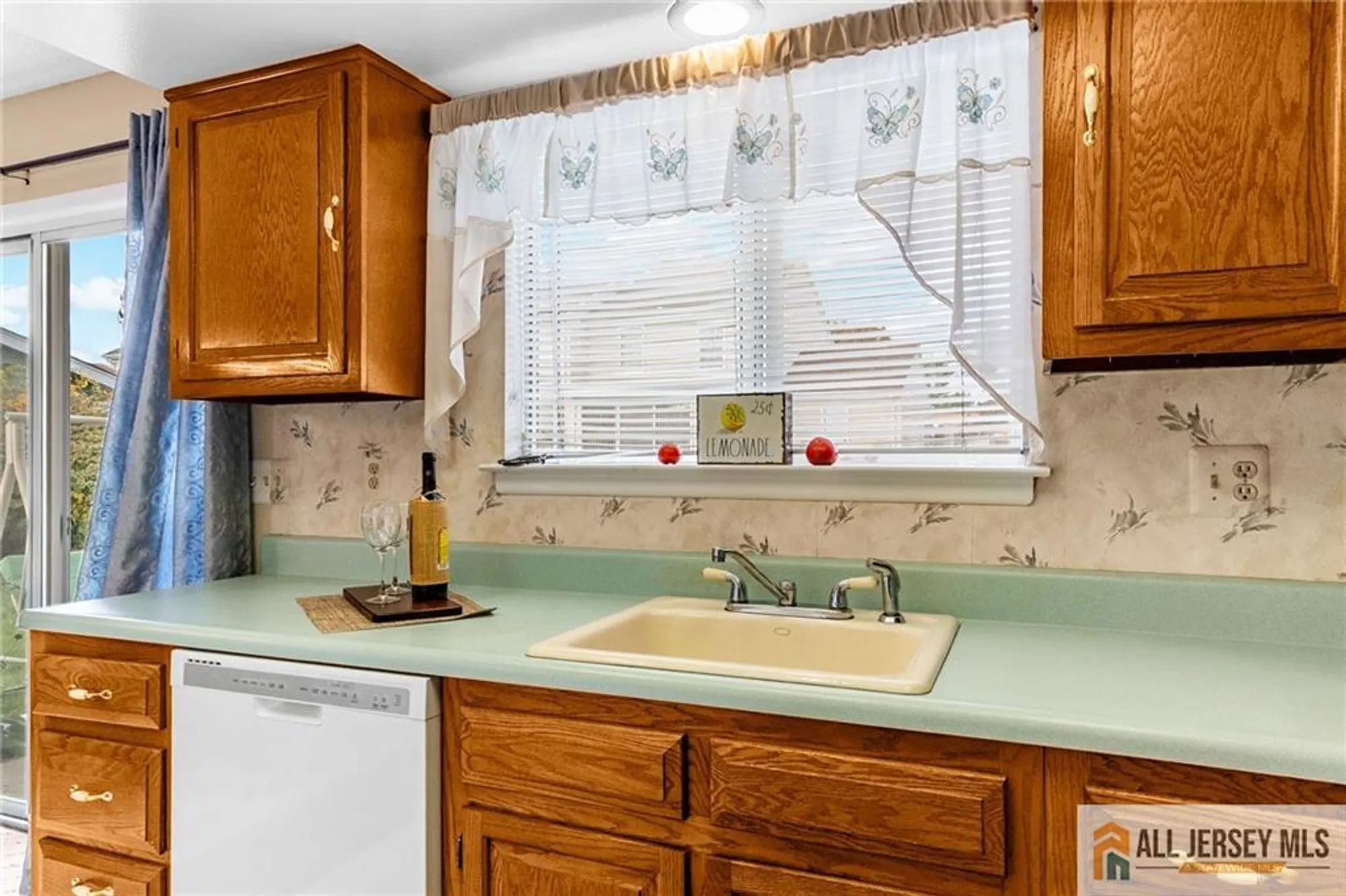 Property Slideshow image 12 of 34 | 376 stirling dr 376a, Monroe, NJ, 08831