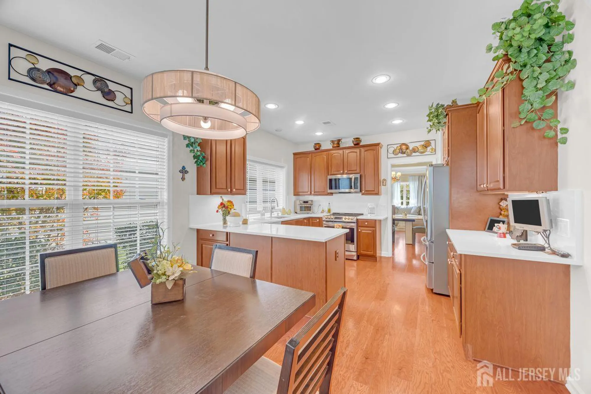 Property Slideshow image 14 of 35 | 242 longwood ln, Somerset, NJ, 08873