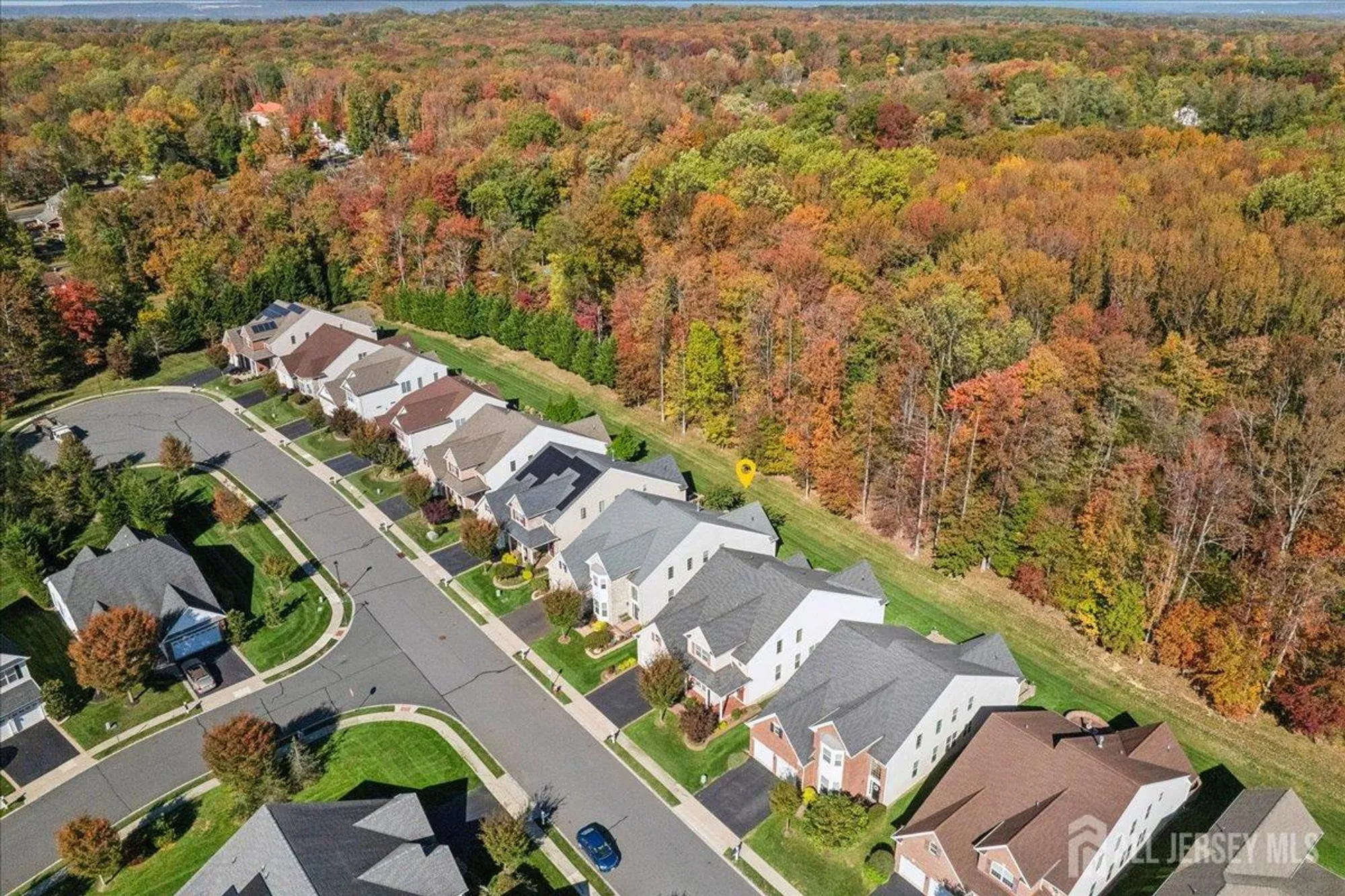 Property Slideshow image 11 of 13 | 20 bellingham dr, Kendall Park, NJ, 08824