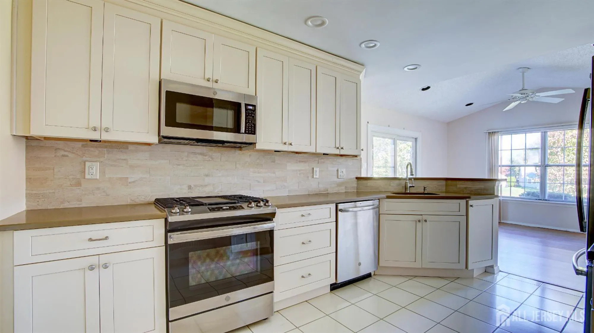 Property Slideshow image 11 of 32 | 15b ingram dr, Monroe, NJ, 08831
