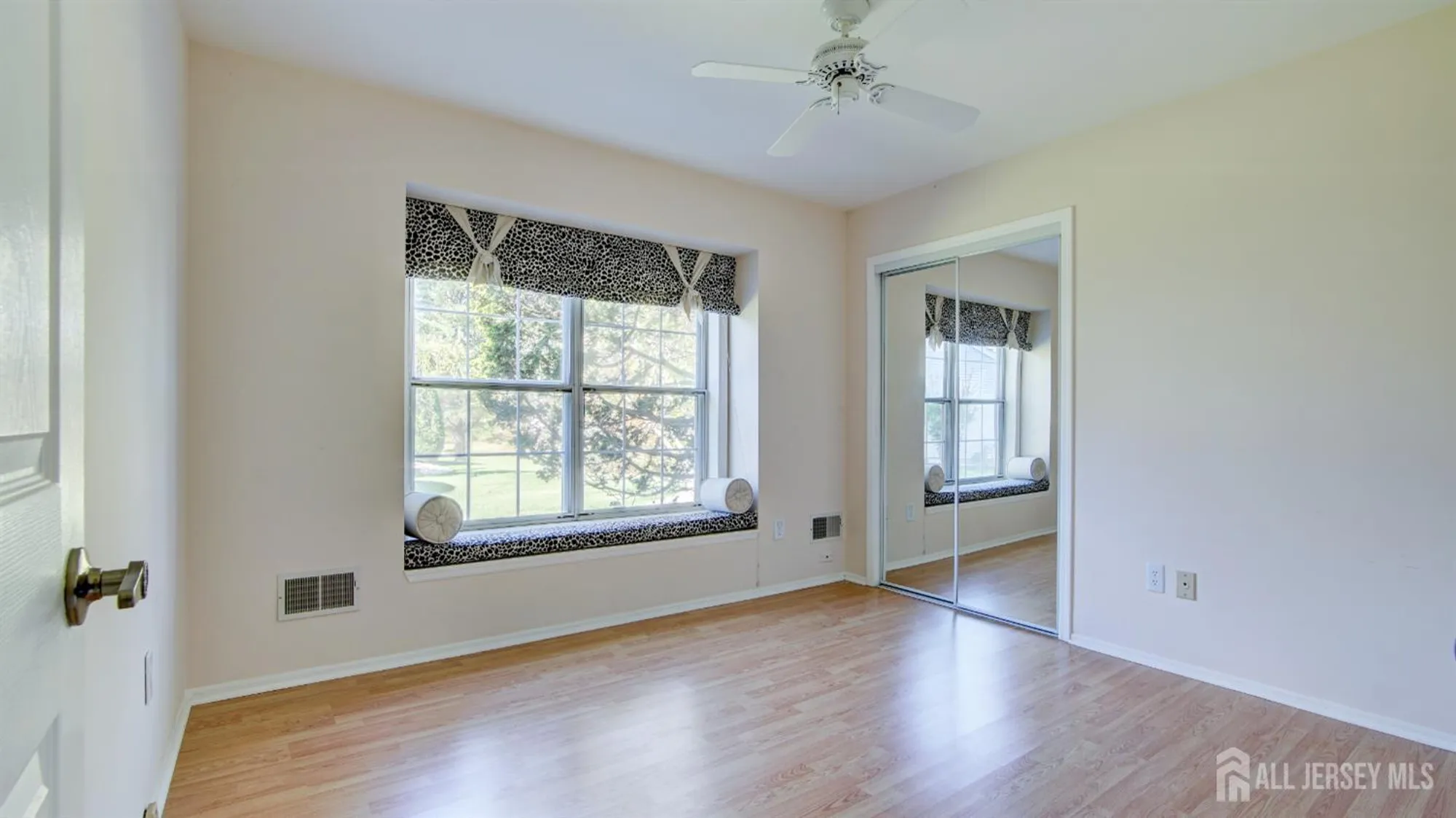 Property Slideshow image 15 of 32 | 15b ingram dr, Monroe, NJ, 08831