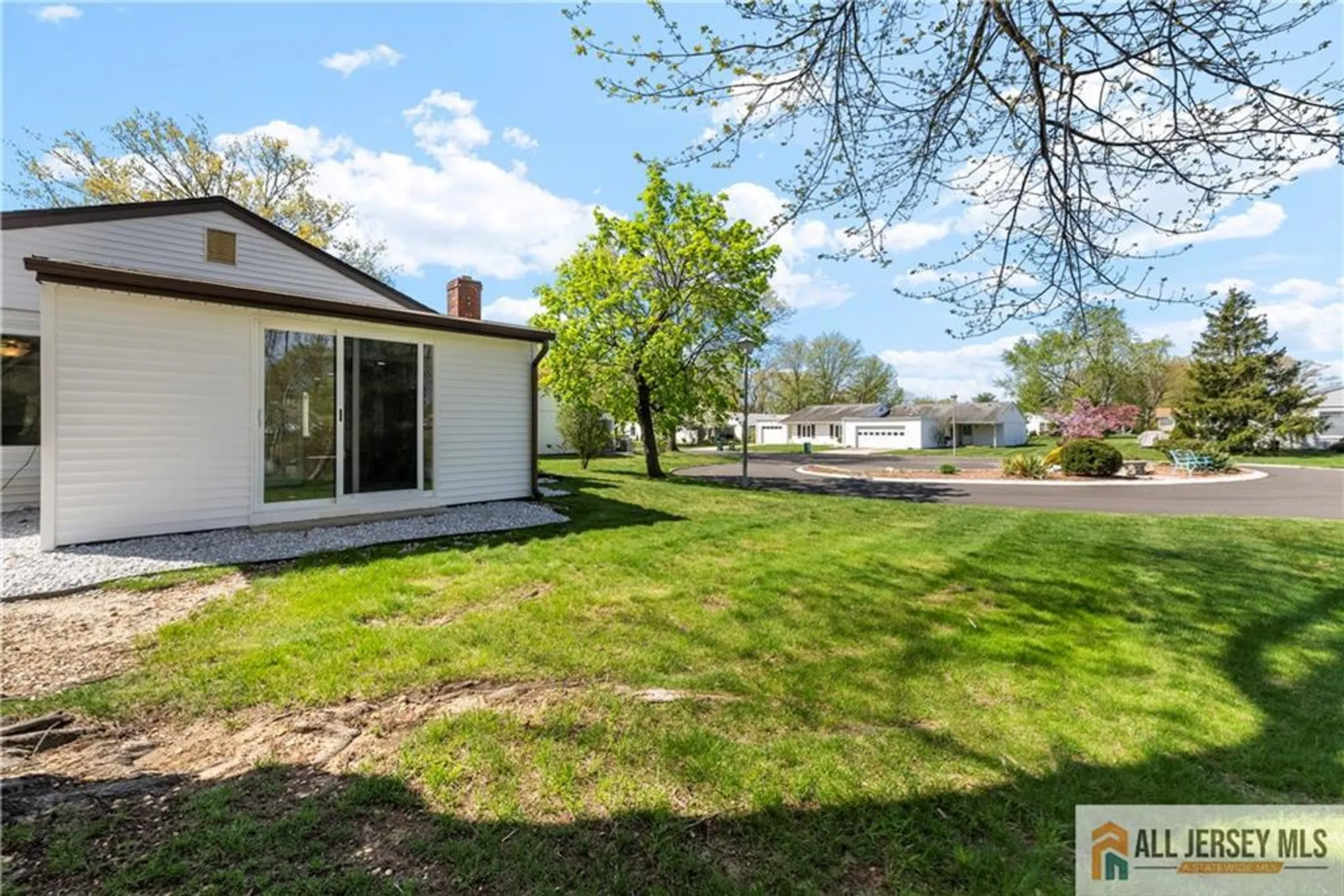 Property Slideshow image 18 of 19 | 265 crosse dr 265a, Jamesburg, NJ, 08831