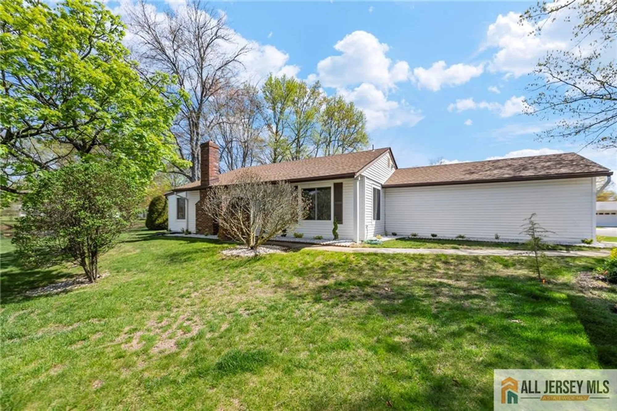 Property Slideshow image 17 of 19 | 265 crosse dr 265a, Jamesburg, NJ, 08831