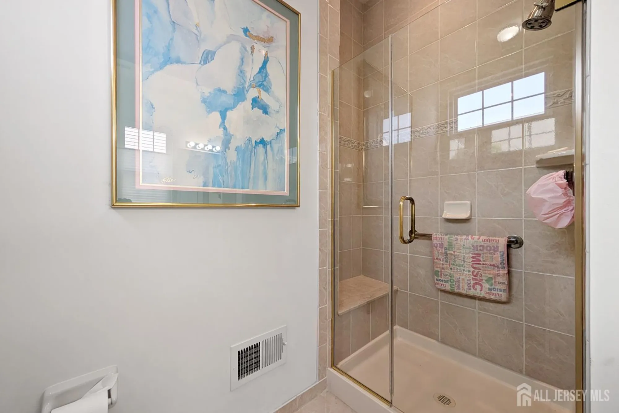 Property Slideshow image 26 of 36 | 23 crooked stick pl, Monroe, NJ, 08831