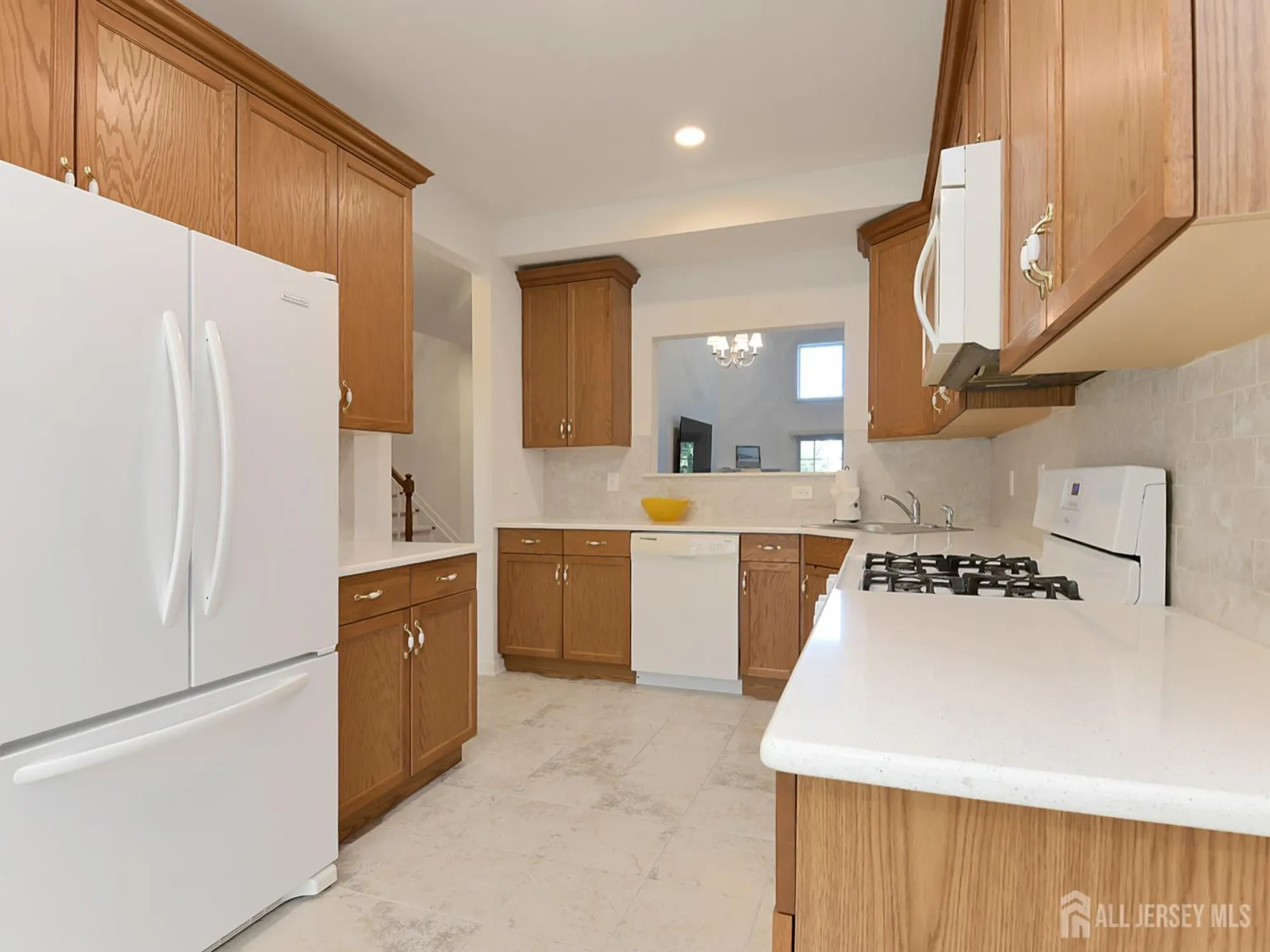 Property Slideshow image 16 of 41 | 802 schindler dr, South Brunswick, NJ, 08852