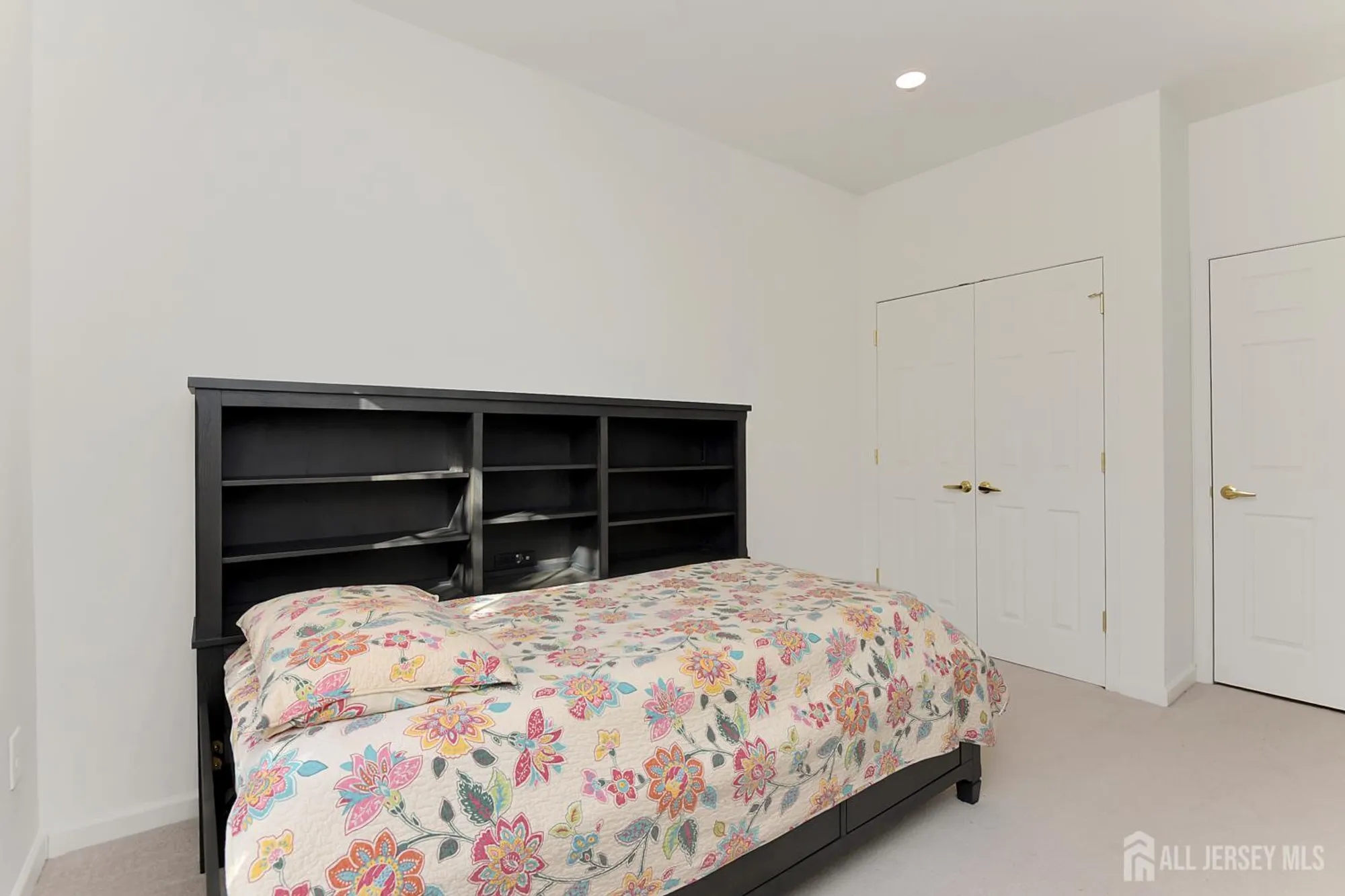 Property Slideshow image 20 of 41 | 802 schindler dr, South Brunswick, NJ, 08852