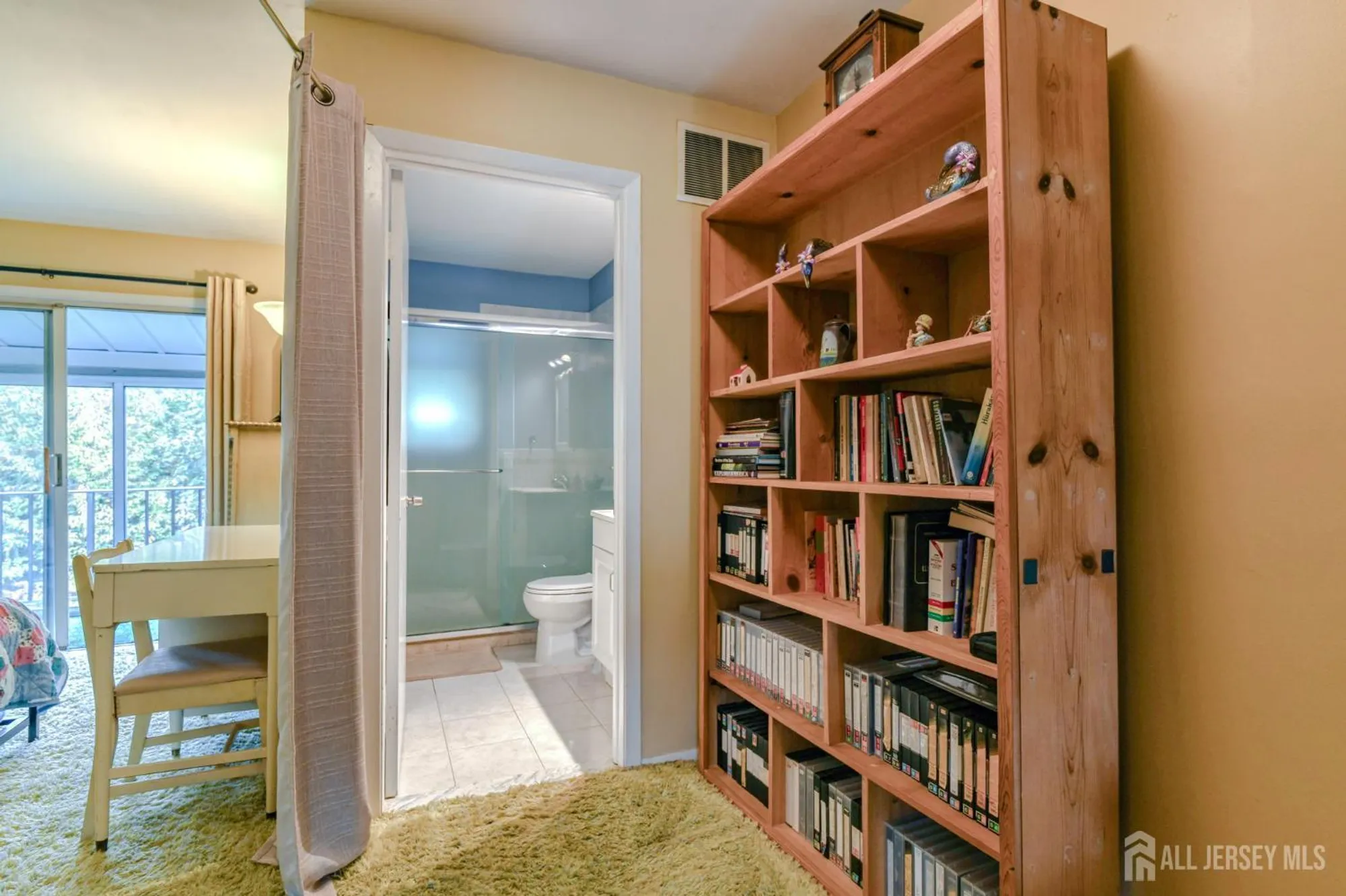 Property Slideshow image 13 of 22 | 11 alabama ct, Matawan, NJ, 07747