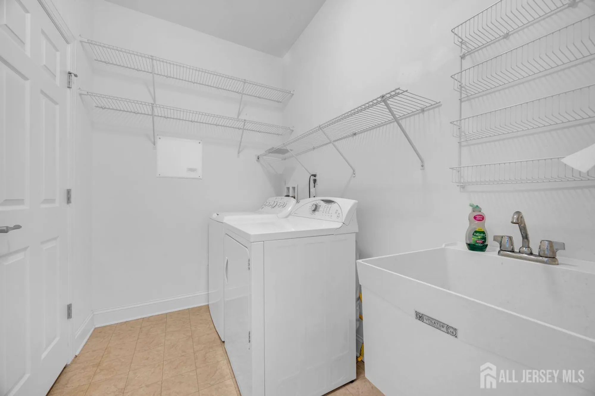 Property Slideshow image 20 of 26 | 87 schindler ct, Somerset, NJ, 08873