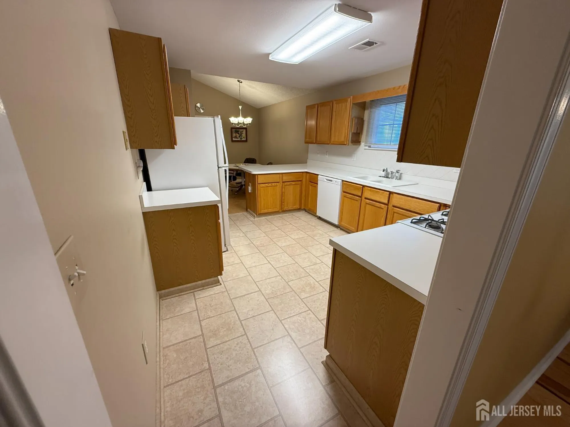 Property Slideshow image 38 of 60 | 163 goldfinch dr, Monroe, NJ, 08831