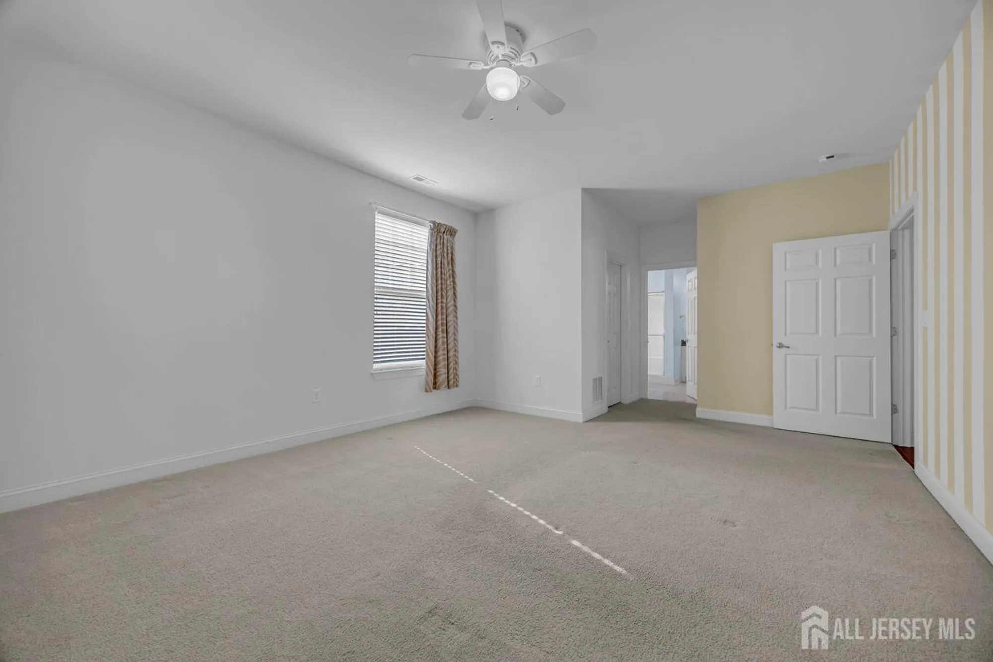 Property Slideshow image 13 of 26 | 87 schindler ct, Somerset, NJ, 08873