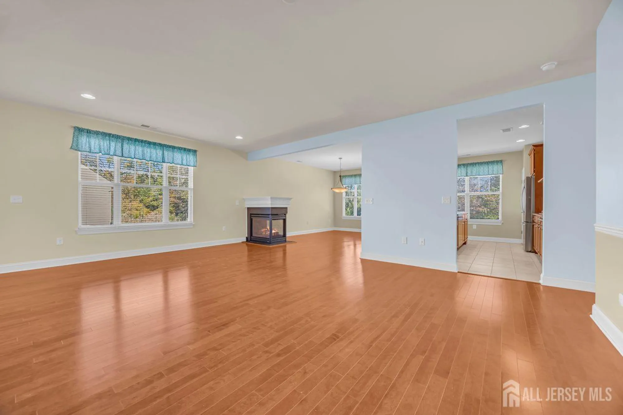 Property Slideshow image 10 of 26 | 87 schindler ct, Somerset, NJ, 08873