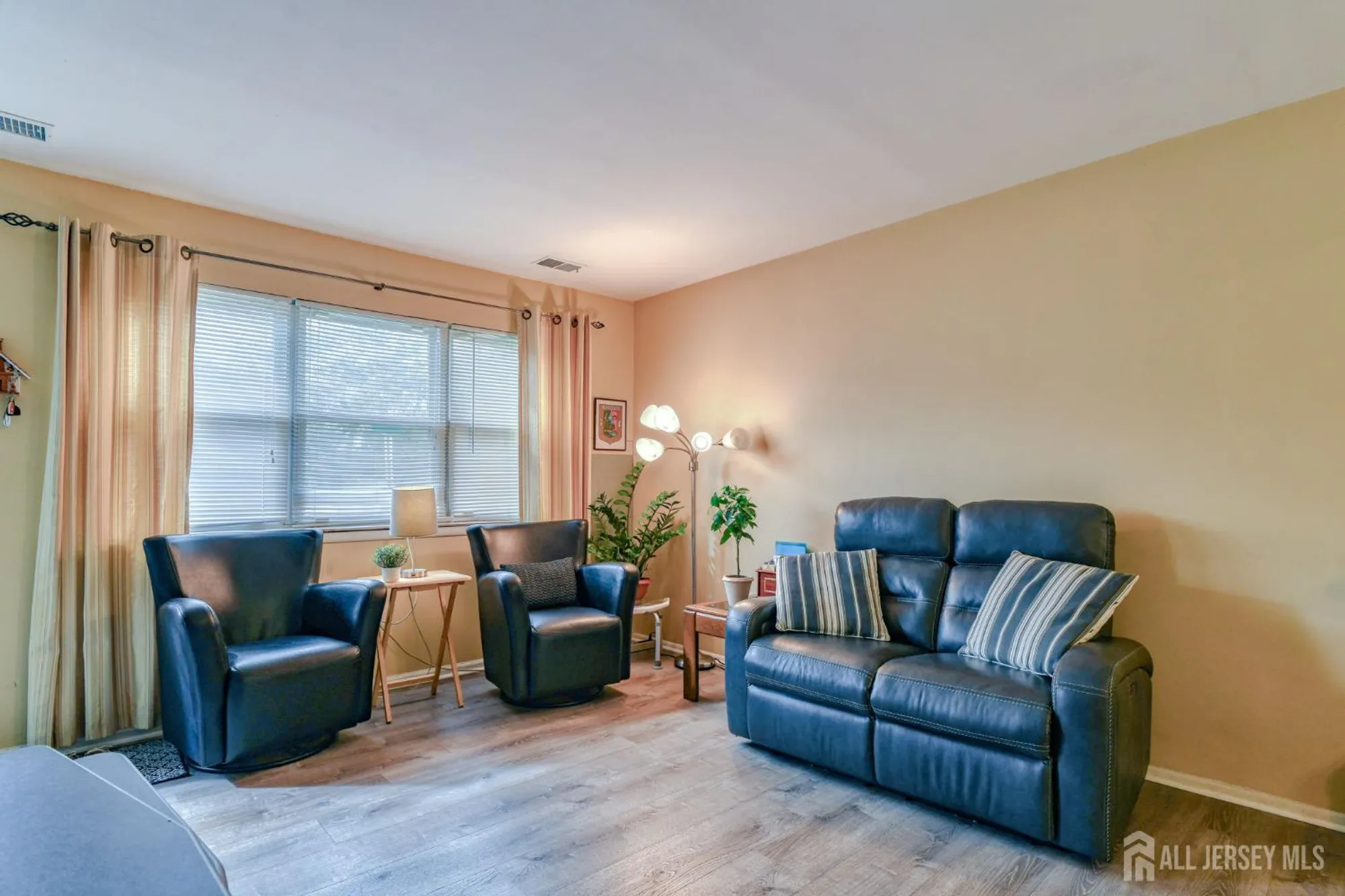 Property Slideshow image 4 of 22 | 11 alabama ct, Matawan, NJ, 07747