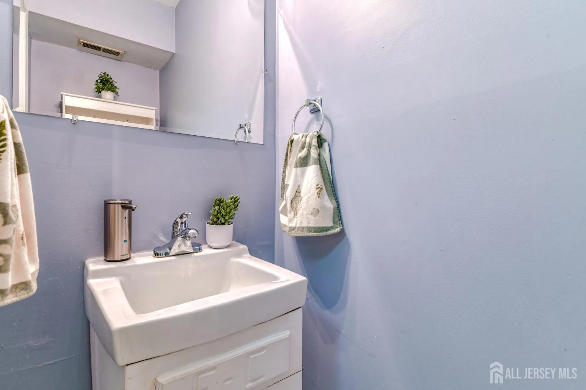 Property Slideshow image 8 of 22 | 11 alabama ct, Matawan, NJ, 07747