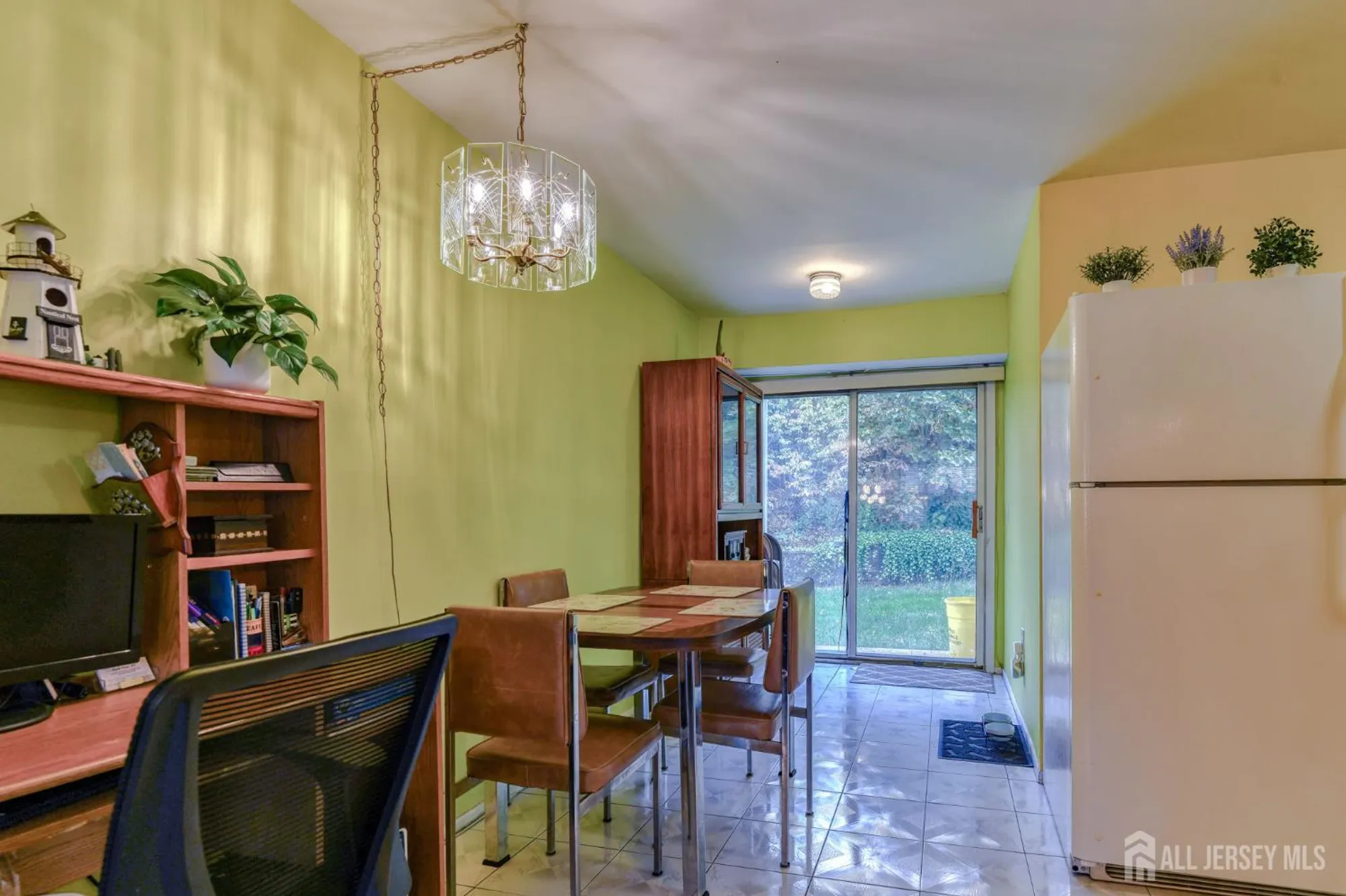 Property Slideshow image 5 of 22 | 11 alabama ct, Matawan, NJ, 07747