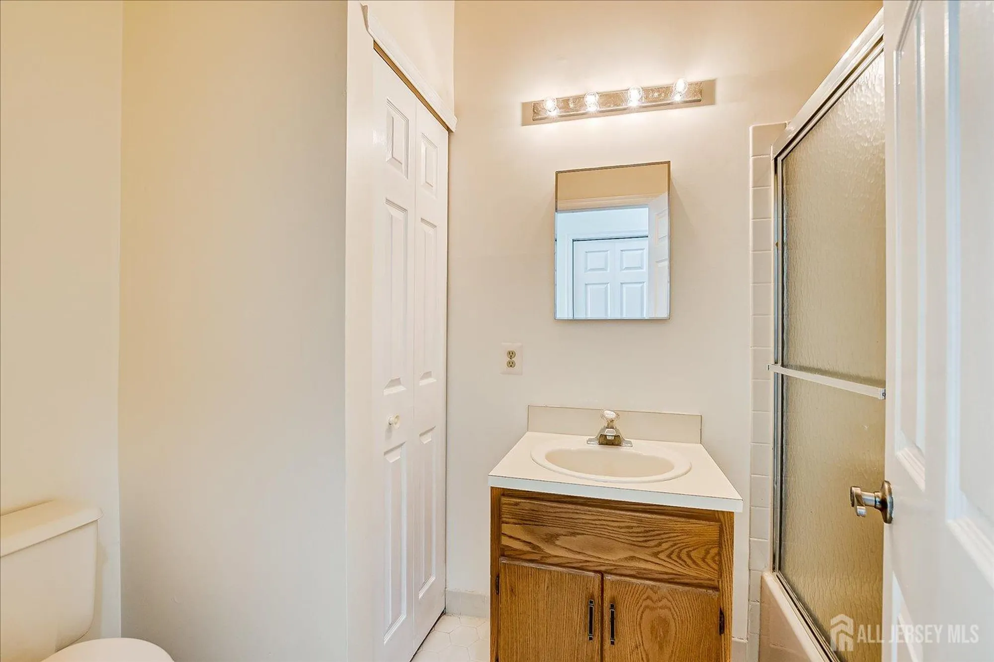 Property Slideshow image 17 of 22 | 15 james buchanan dr b, Monroe, NJ, 08831