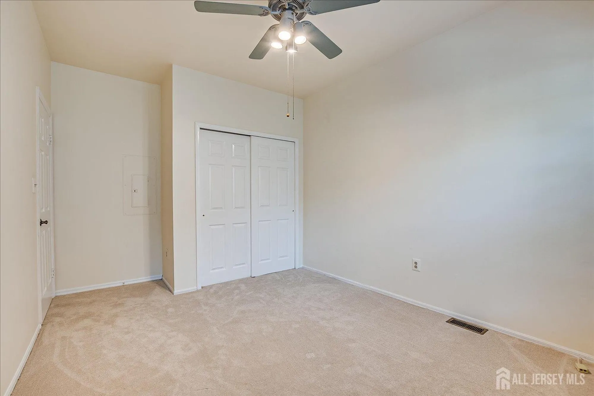 Property Slideshow image 16 of 22 | 15 james buchanan dr b, Monroe, NJ, 08831
