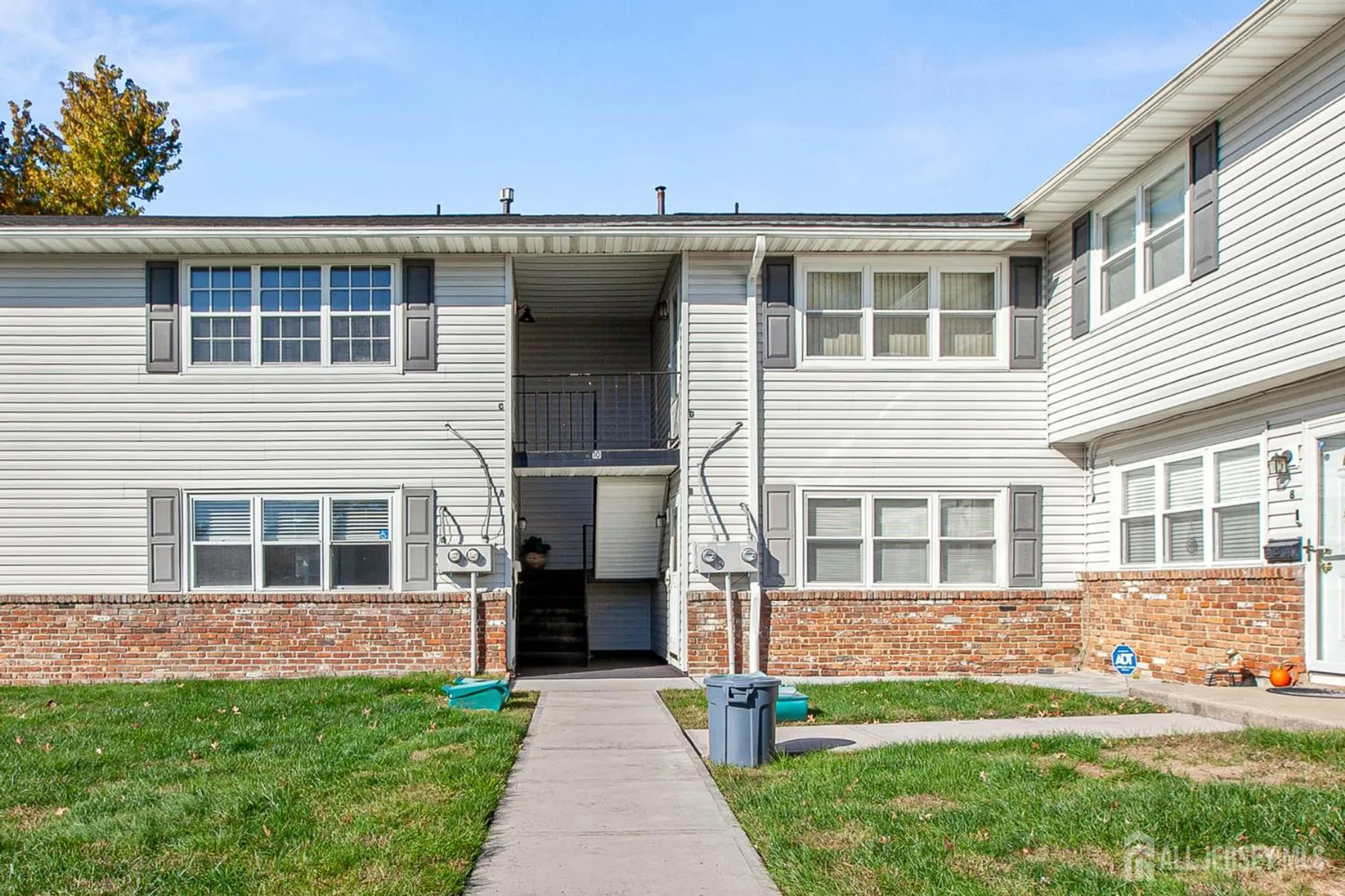 Property Slideshow image 1 of 25 | 10 california ct a, Matawan, NJ, 07747