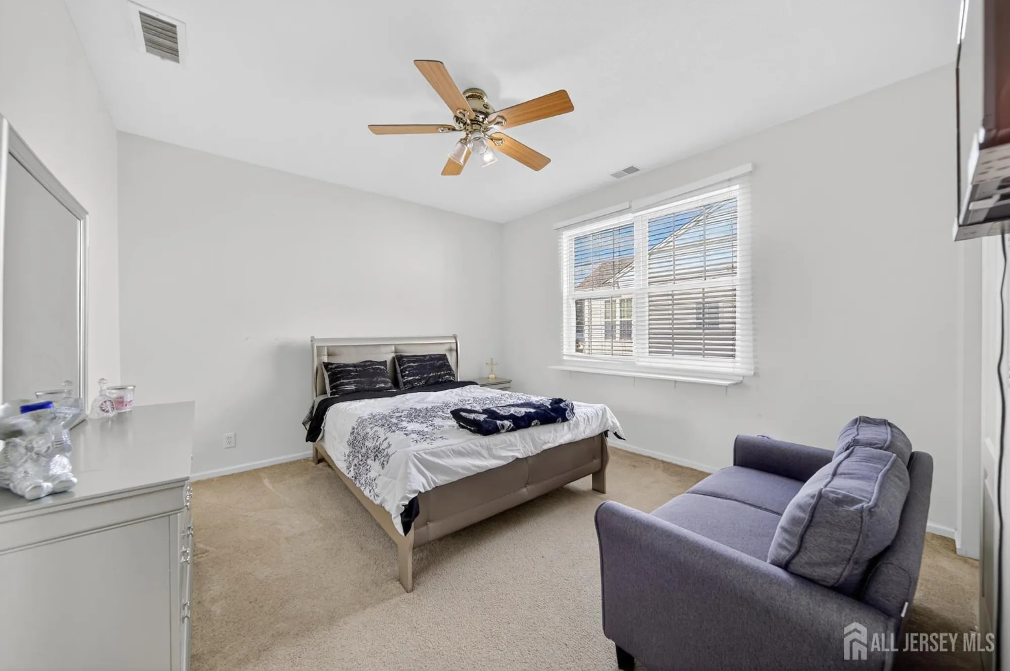 Property Slideshow image 15 of 26 | 39 fernbrooke dr, Westampton, NJ, 08060